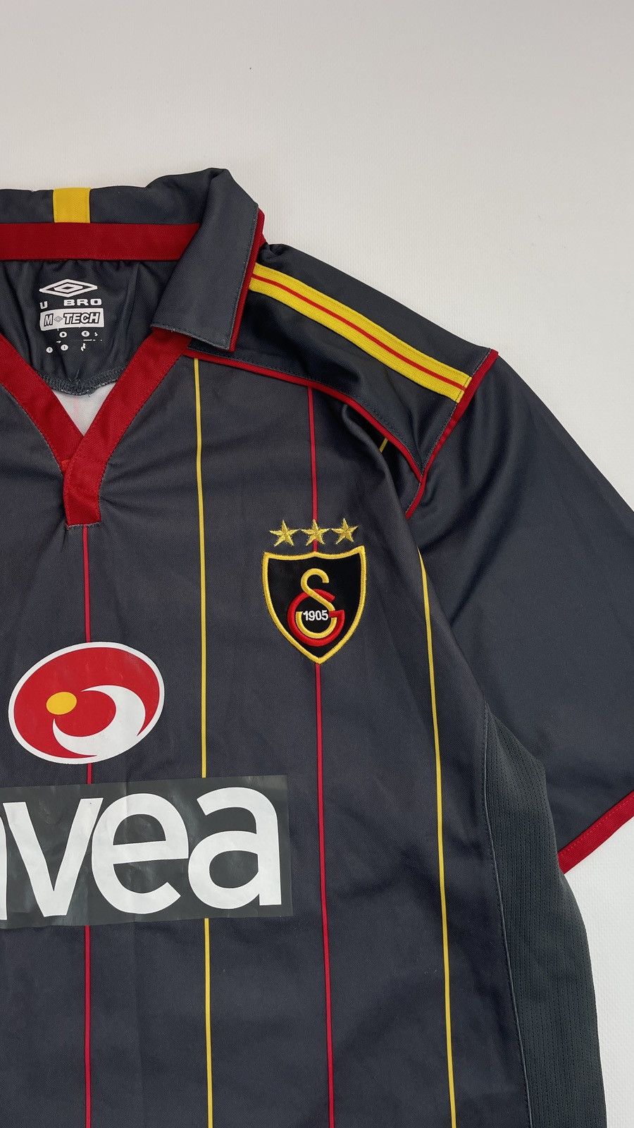 Adidas × Vintage Galatasaray Umbro 2004/2005 Polo Jersey Sanel 10 Player Size US M / EU 48-50 / 2 - 8 Thumbnail