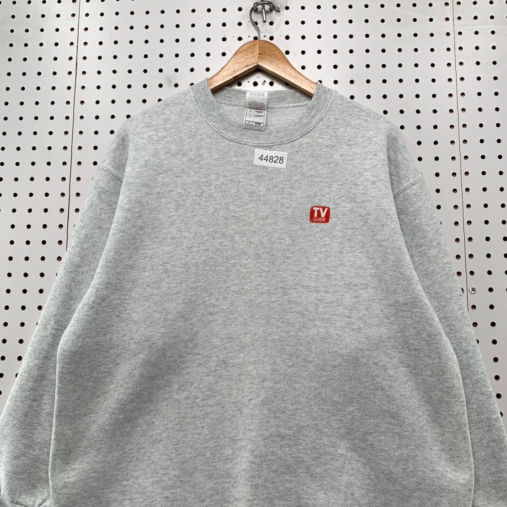 Fruit Of The Loom VINTAGE TV Guide Sweatshirt Mens Large Gray Crewneck Fleece DAD Cyber Punk Size US L / EU 52-54 / 3 - 2 Thumbnail