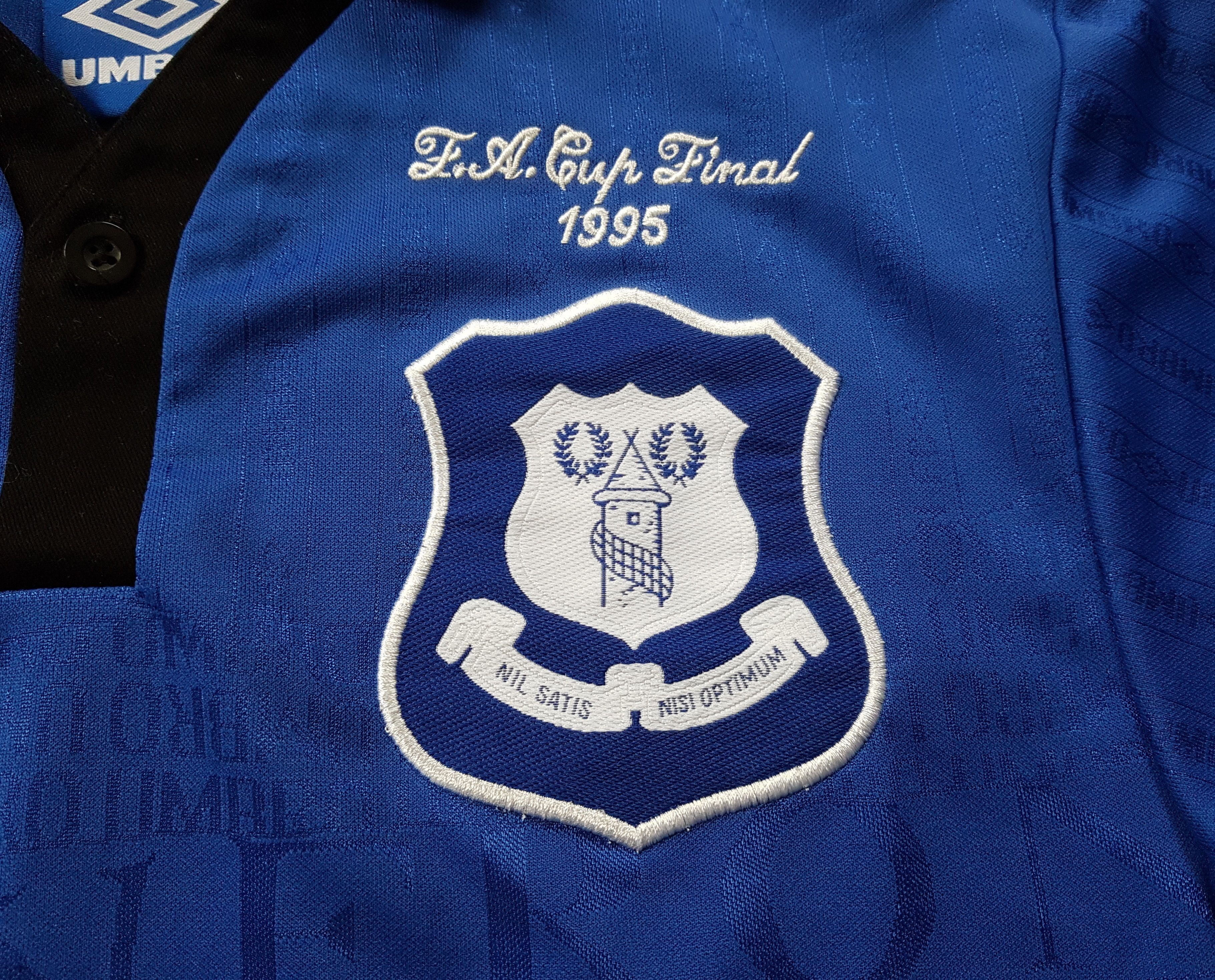 Umbro Vintage Umbro Everton 1995 Retro Football Soccer Jersey NEC Size US S / EU 44-46 / 1 - 6 Thumbnail