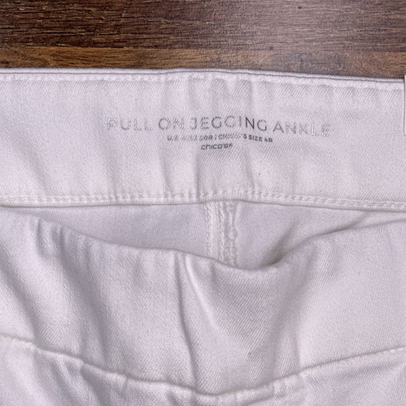 Vintage Chico's Jeans Chicos Pull On Jegging Ankle Womens 4R White Slim Stretch High Rise 5-Pocket Inseam 27in Modern City Vintage No N/A Size 27" / US 4 / IT 40 - 4 Thumbnail