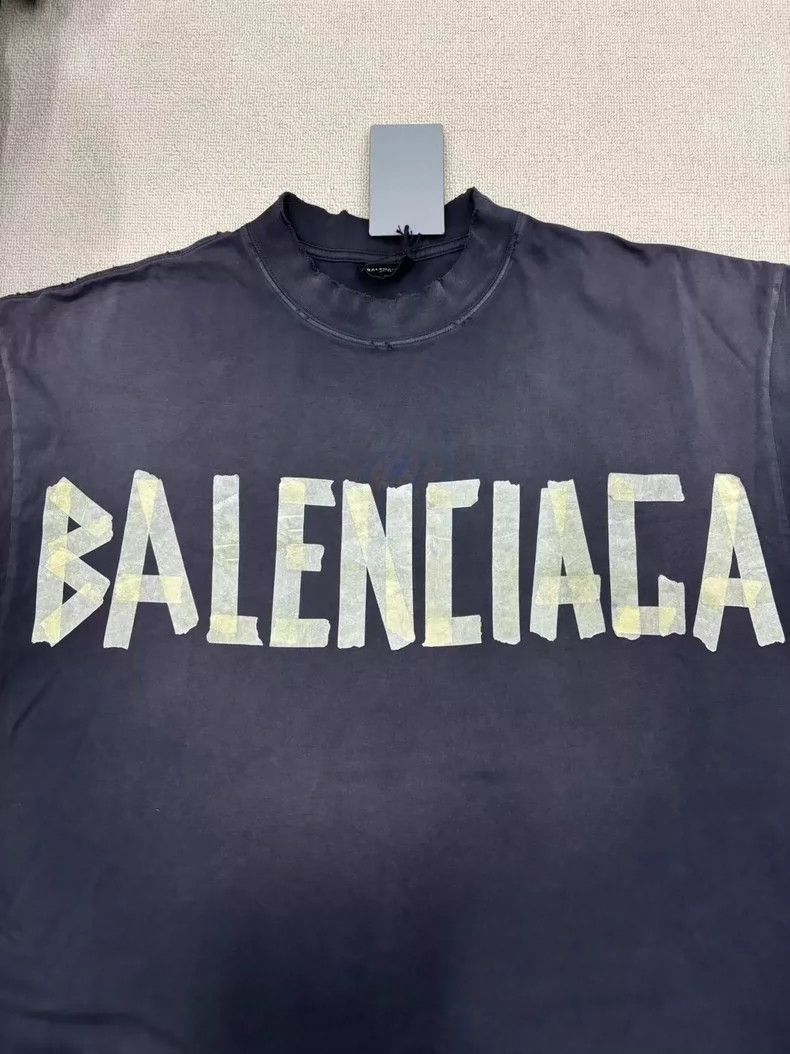 Balenciaga Balenciaga T-Shirt with short sleeves made of tape Size US L / EU 52-54 / 3 - 4 Thumbnail