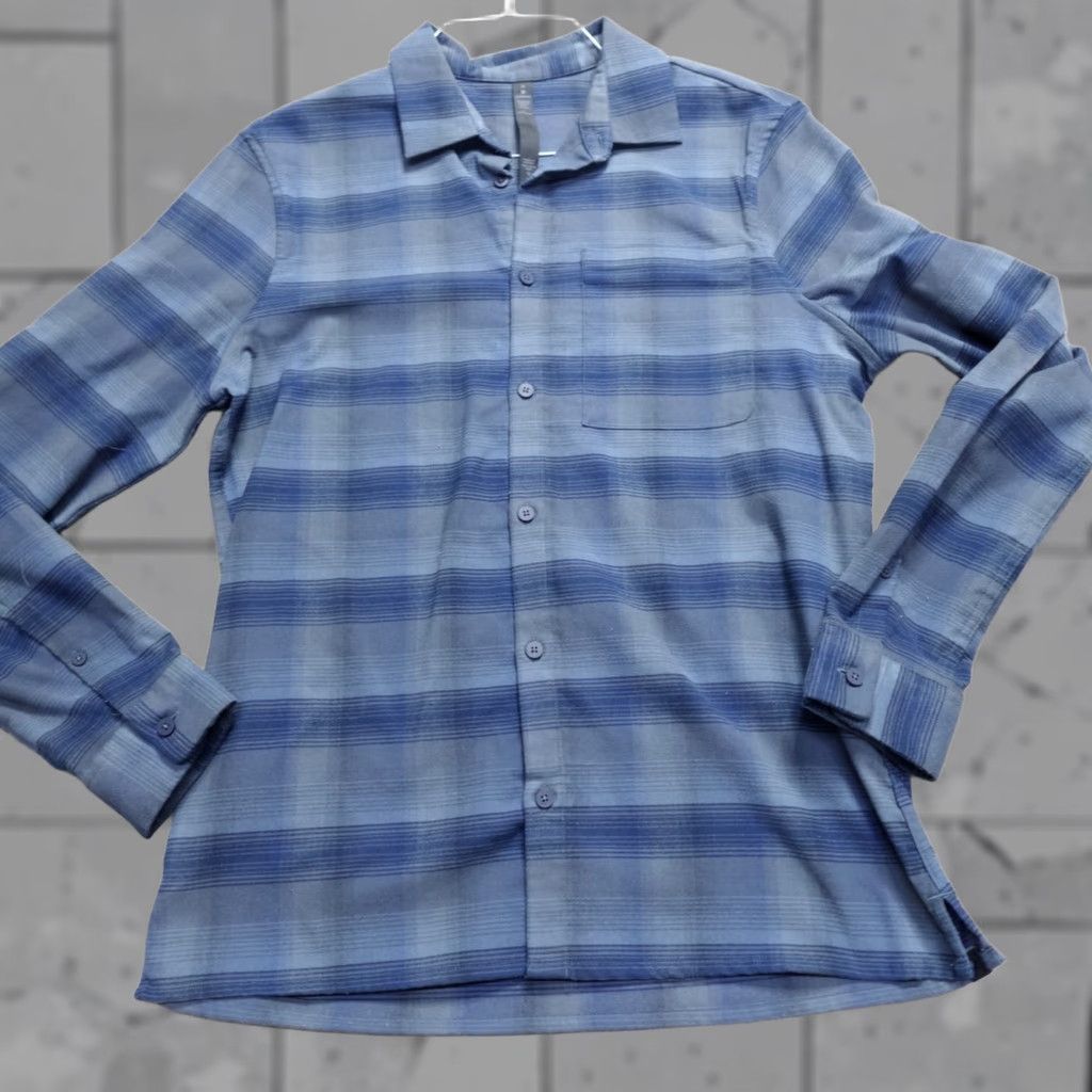 Lululemon Lululemon Shirt M Button-Up Long Sleeve Plaid Flannel Blue Gray Performance Stretch Mens Size US M / EU 48-50 / 2 - 1 Thumbnail