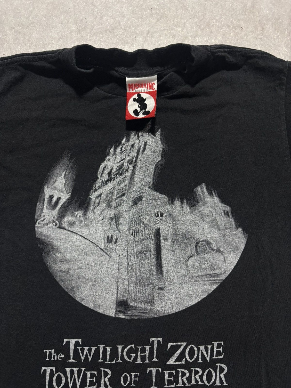 Disney Vintage Disney The Twilight Zone Tower Of Terror Tshirt Size US S / EU 44-46 / 1 - 3 Thumbnail