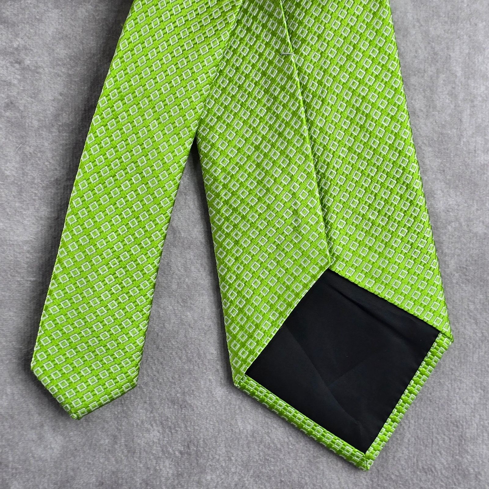 Croft & Barrow Croft & Barrow Green Geometric 100% Silk Men's Neck Tie NWOT Size 30 - 6 Thumbnail