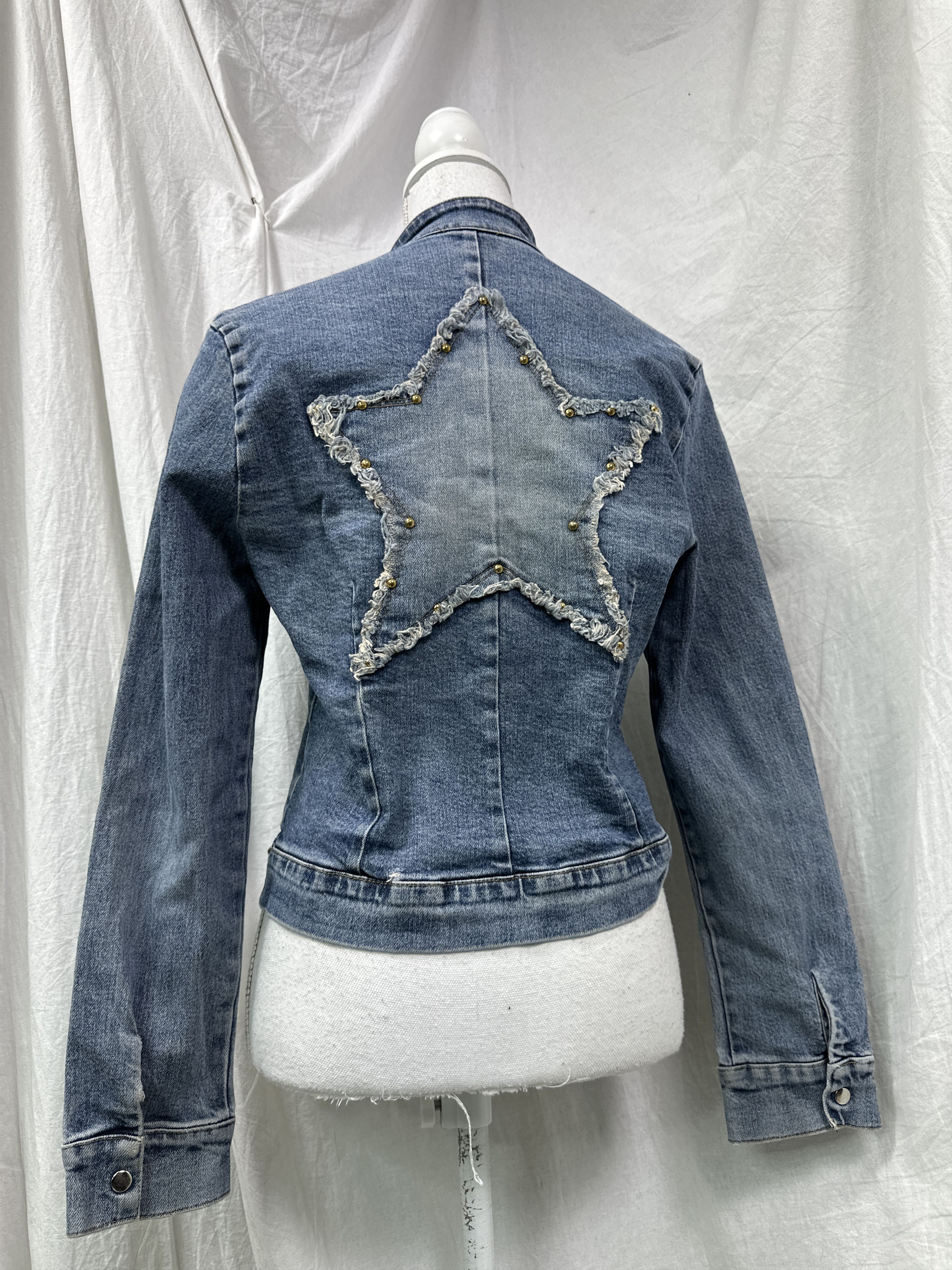 Vintage Vintage Denim Casual Fitted Star Studded Jeans Jacket 00s Size S / US 4 / IT 40 - 1 Thumbnail