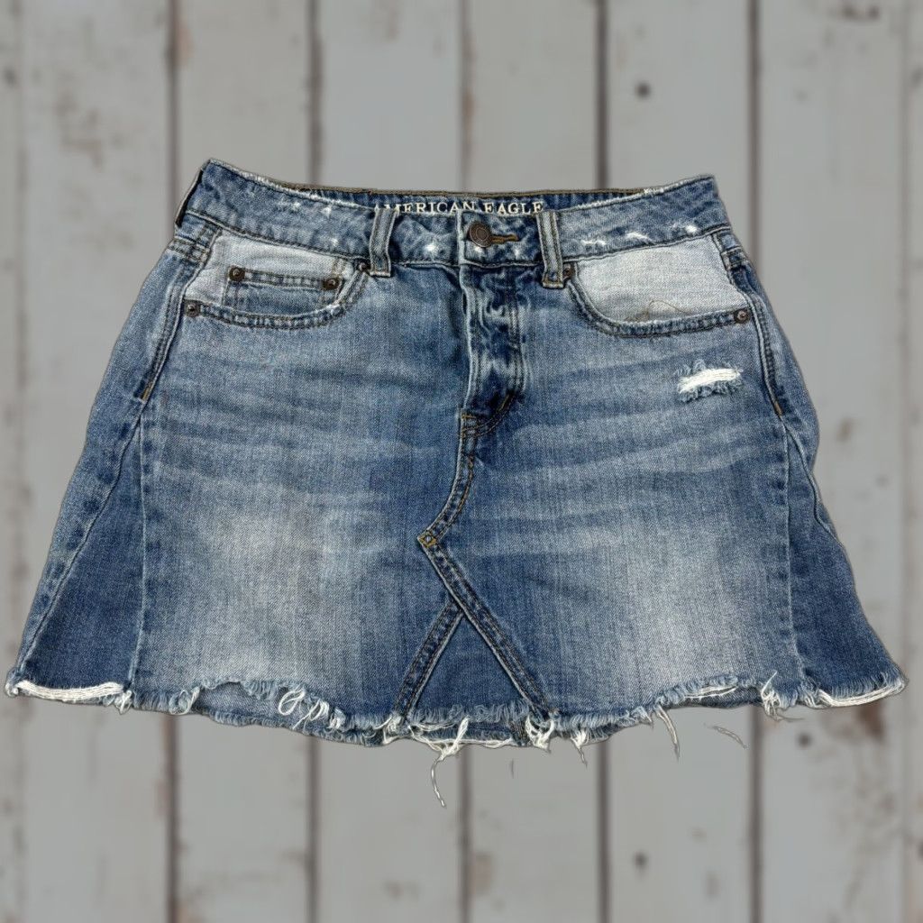 American Eagle Outfitters AMERICAN EAGLE Denim Skirt Womens 0 A-Line Button Fly Frayed Medium Wash Blue Size 25" / US 0 / IT 36 - 1 Thumbnail