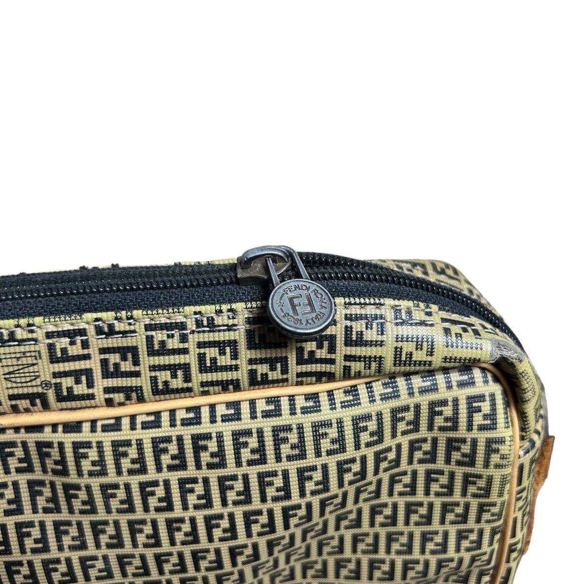 Fendi Fendi Roma Monogram Leather Sling Shoulder Bag Size ONE SIZE - 8 Thumbnail