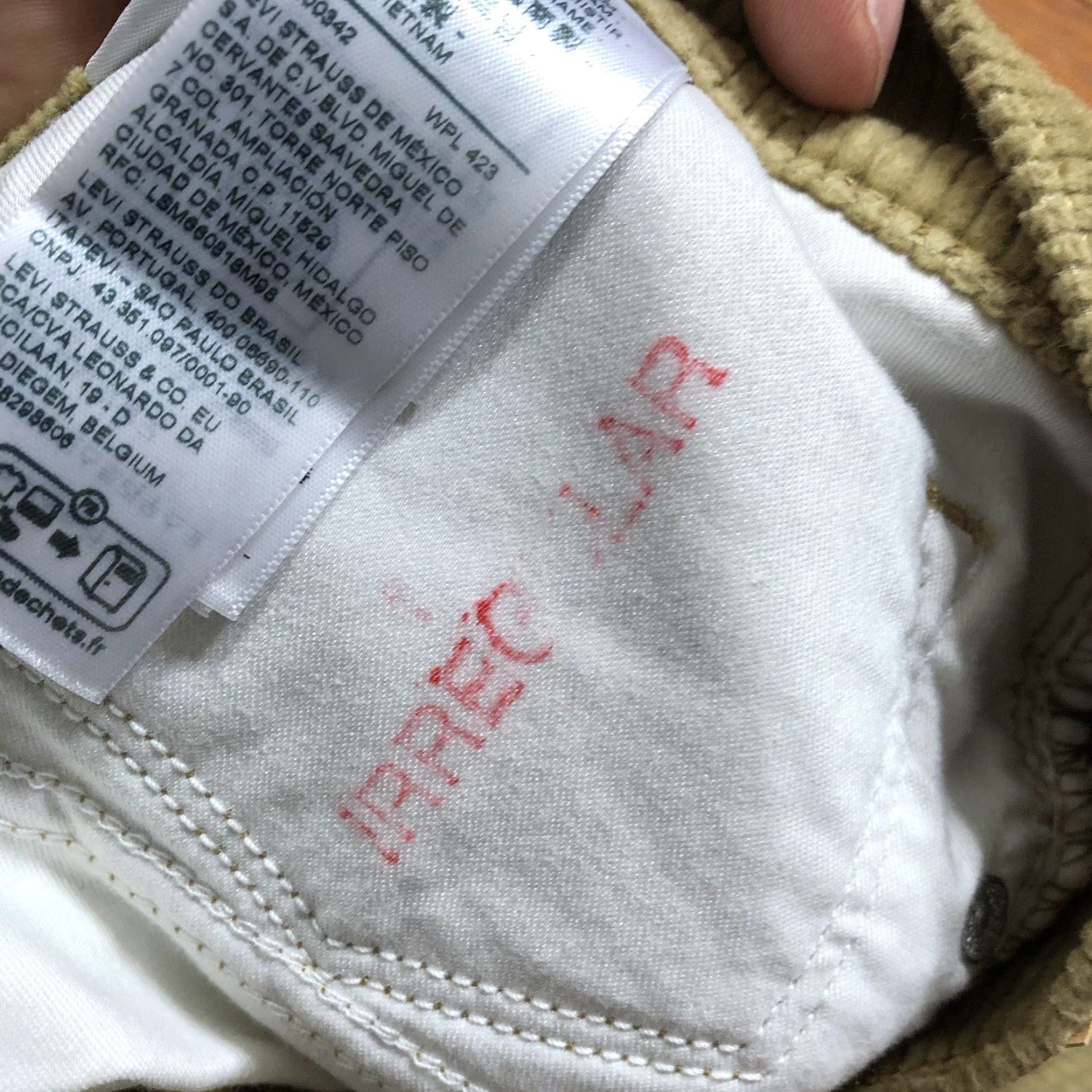 Levi's Levi's 311 Shaping Skinny Corduroy Pants Womens Chino Flat Front Regular Inseam 30 Brown 33 X 30 Vintage No Size 24" / US 00 / IT 34 - 6 Thumbnail