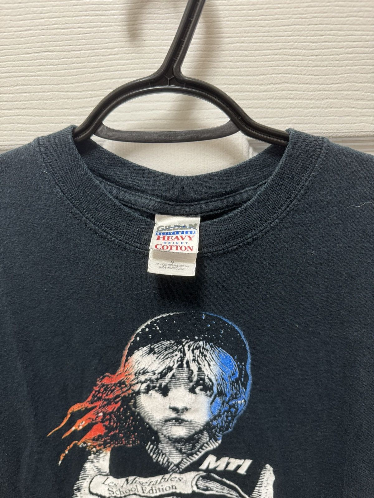 Gildan MTI Les Miserables Piano Vocals Girl Vintage Rare Gildan Size US S / EU 44-46 / 1 - 3 Thumbnail