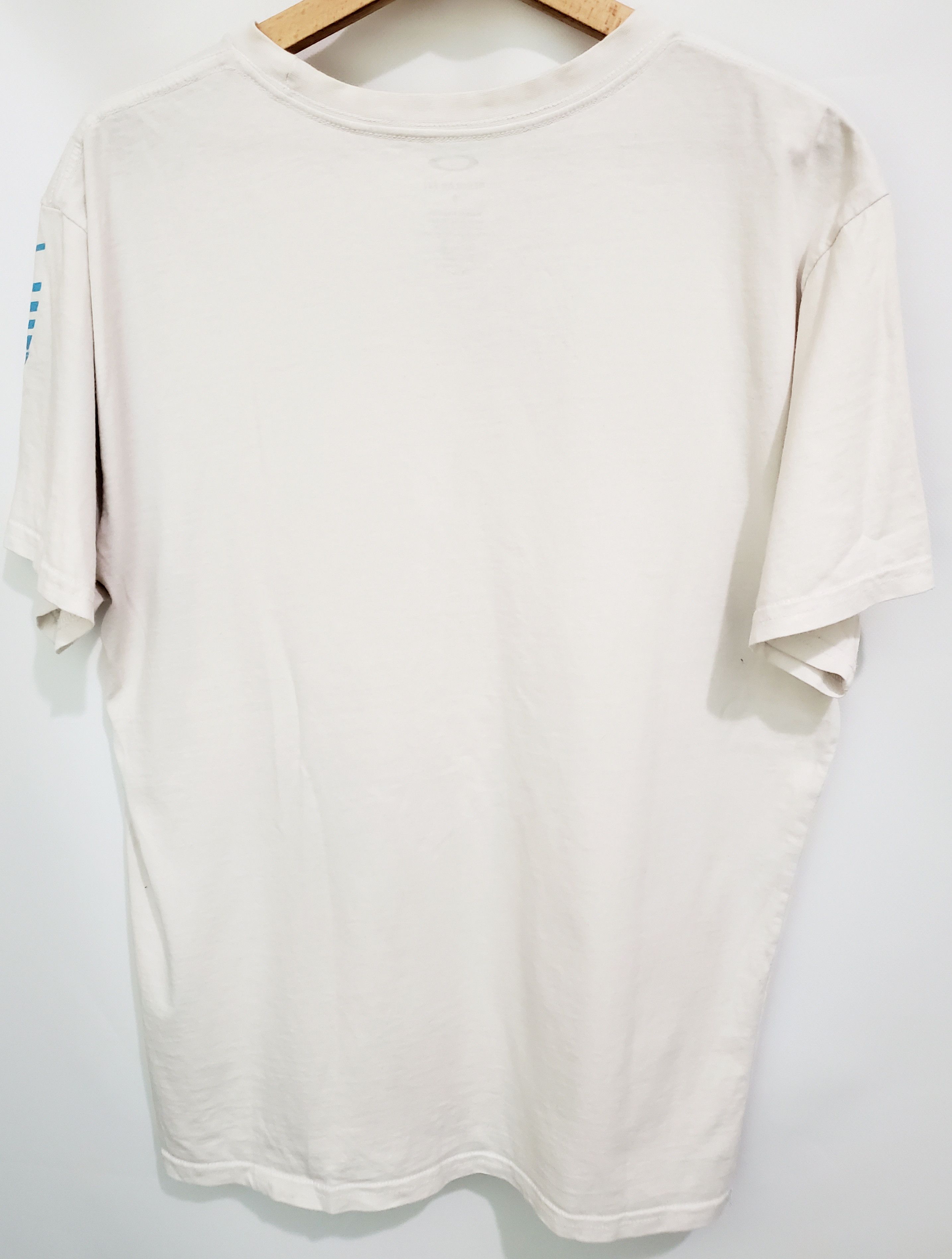 Oakley Oakley vintage y2k T shirt size L Size US L / EU 52-54 / 3 - 3 Thumbnail
