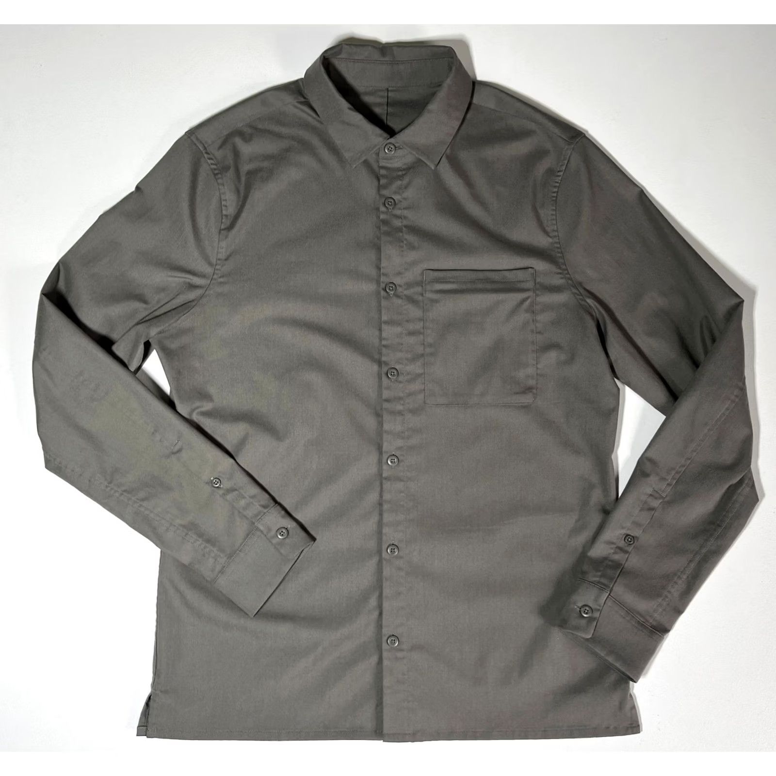 Lululemon VINTAGE? No. Lululemon Men's Button-Up Shirt Activewear M Green Casual Long Sleeve Regular Logo Basic Lightweight Size US M / EU 48-50 / 2 - 3 Thumbnail