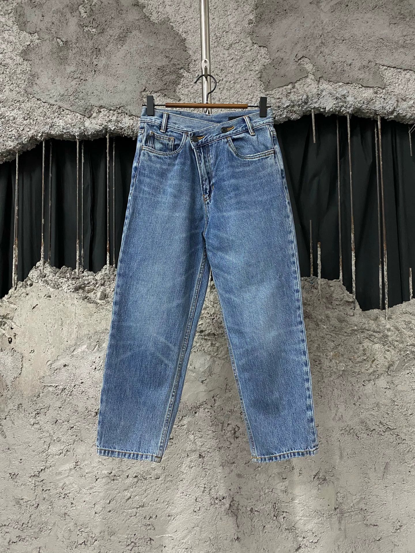 Other MO&Co. Jeans 25W New Size 25" / US 0 / IT 36 - 1 Thumbnail