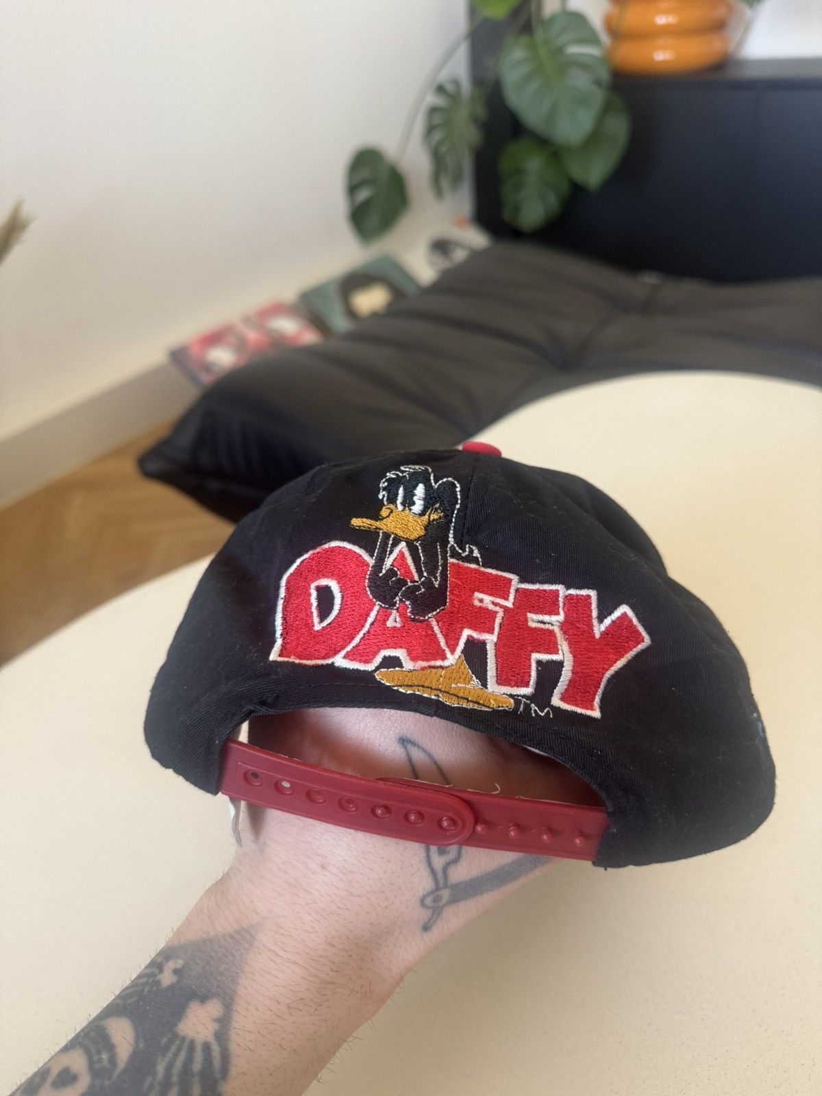 Vintage Vintage 90s Looney Tunes Snapback Daffy Warner Bros Hat Size ONE SIZE - 2 Thumbnail