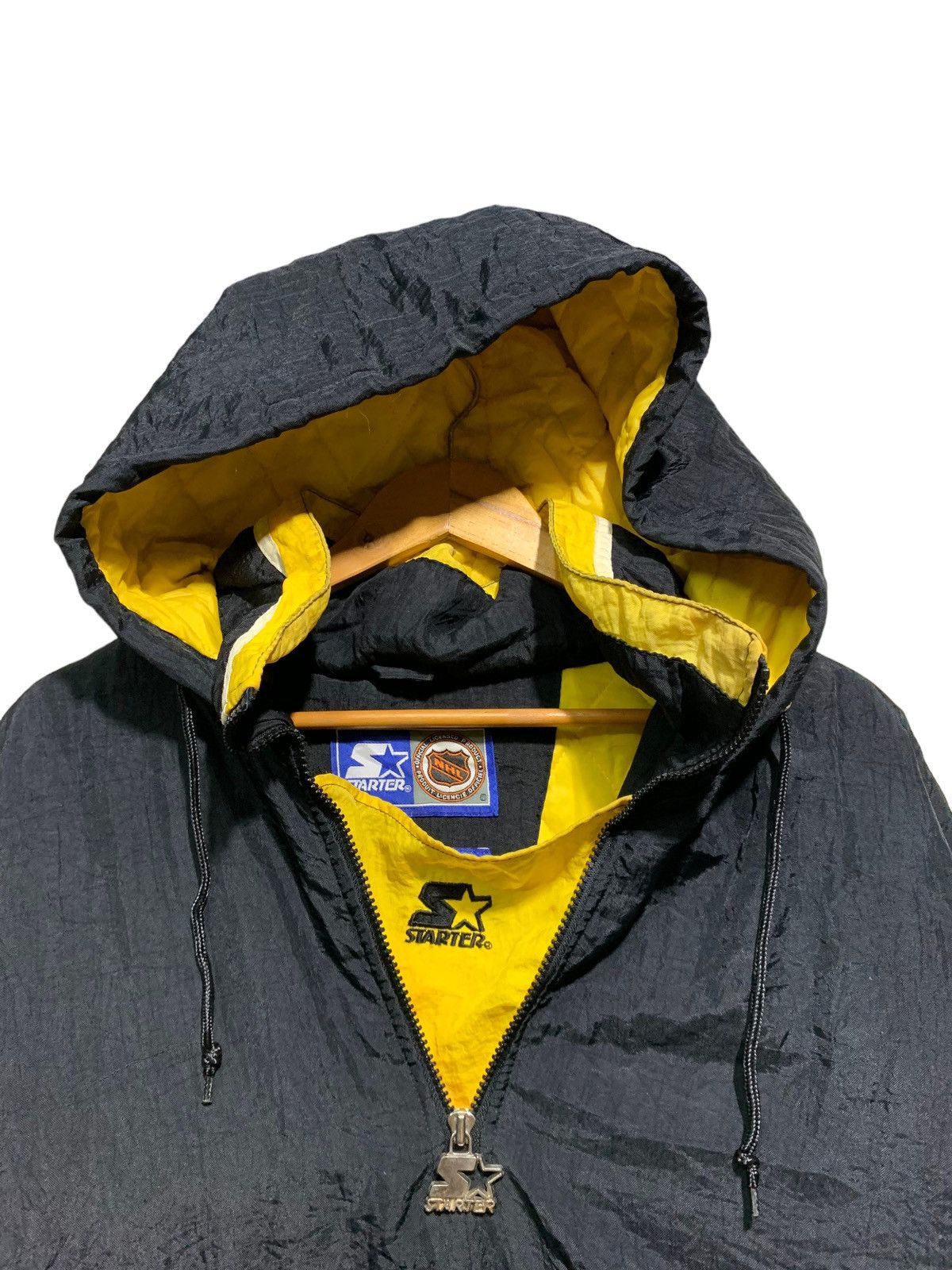 NFL × Starter 🔥BOSTON BRUINS NFL BY STARTER JACKETS Size US S / EU 44-46 / 1 - 4 Thumbnail