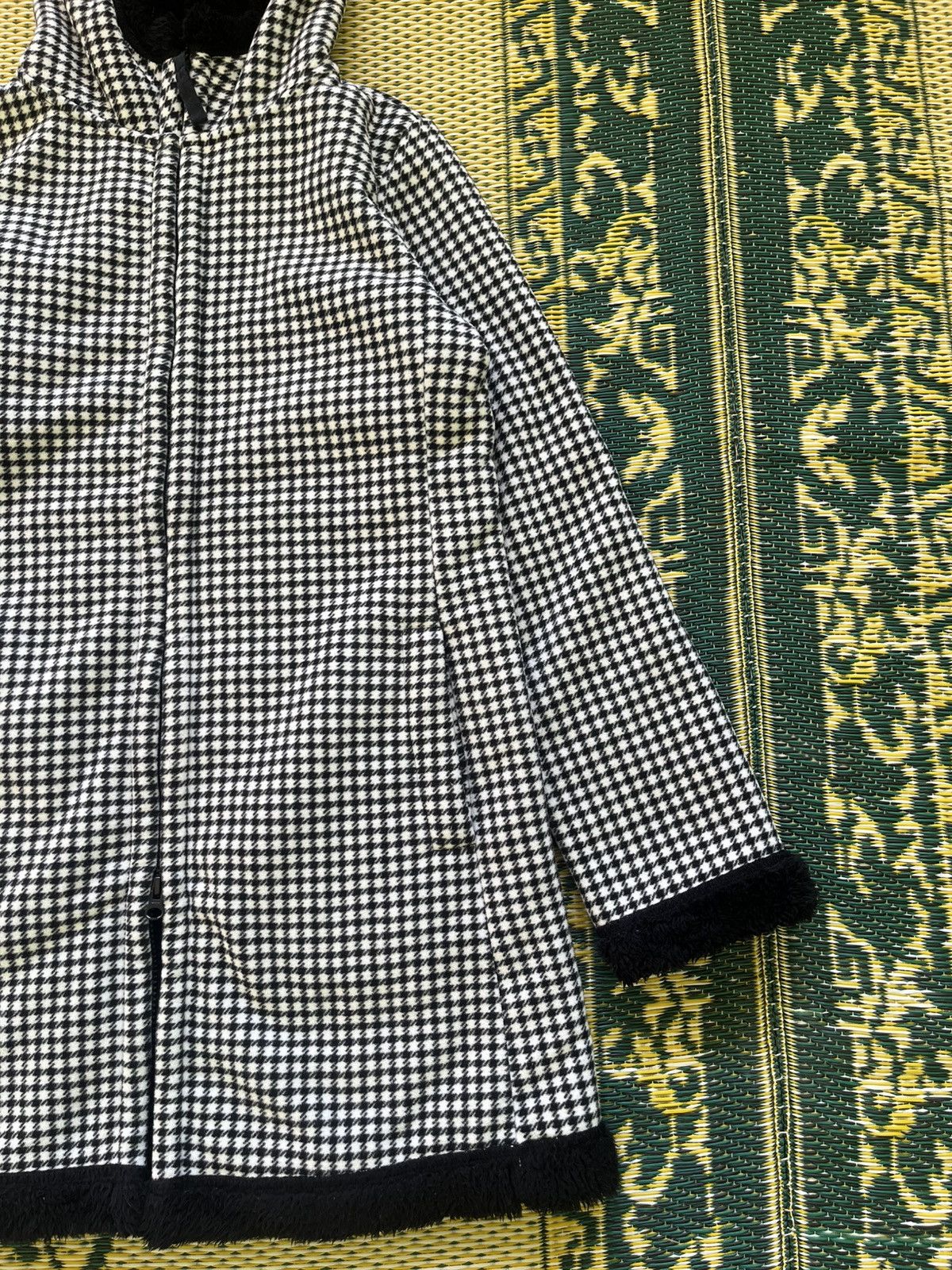 Uniqlo Uniqlo Houndstooth Hooded Fleece Coat Jacket Size M / US 6-8 / IT 42-44 - 2 Thumbnail