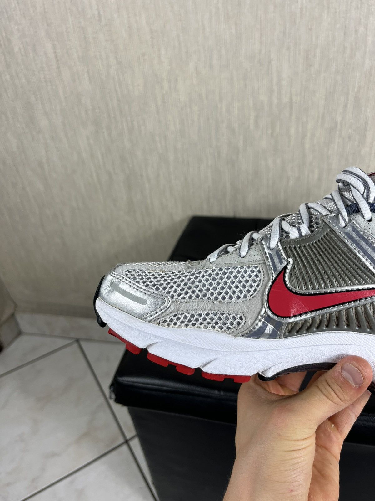 Nike Vintage Nike Vomero 5 mesh y2k silver retro sneakers shoes Size US 8 / EU 41 - 11 Thumbnail