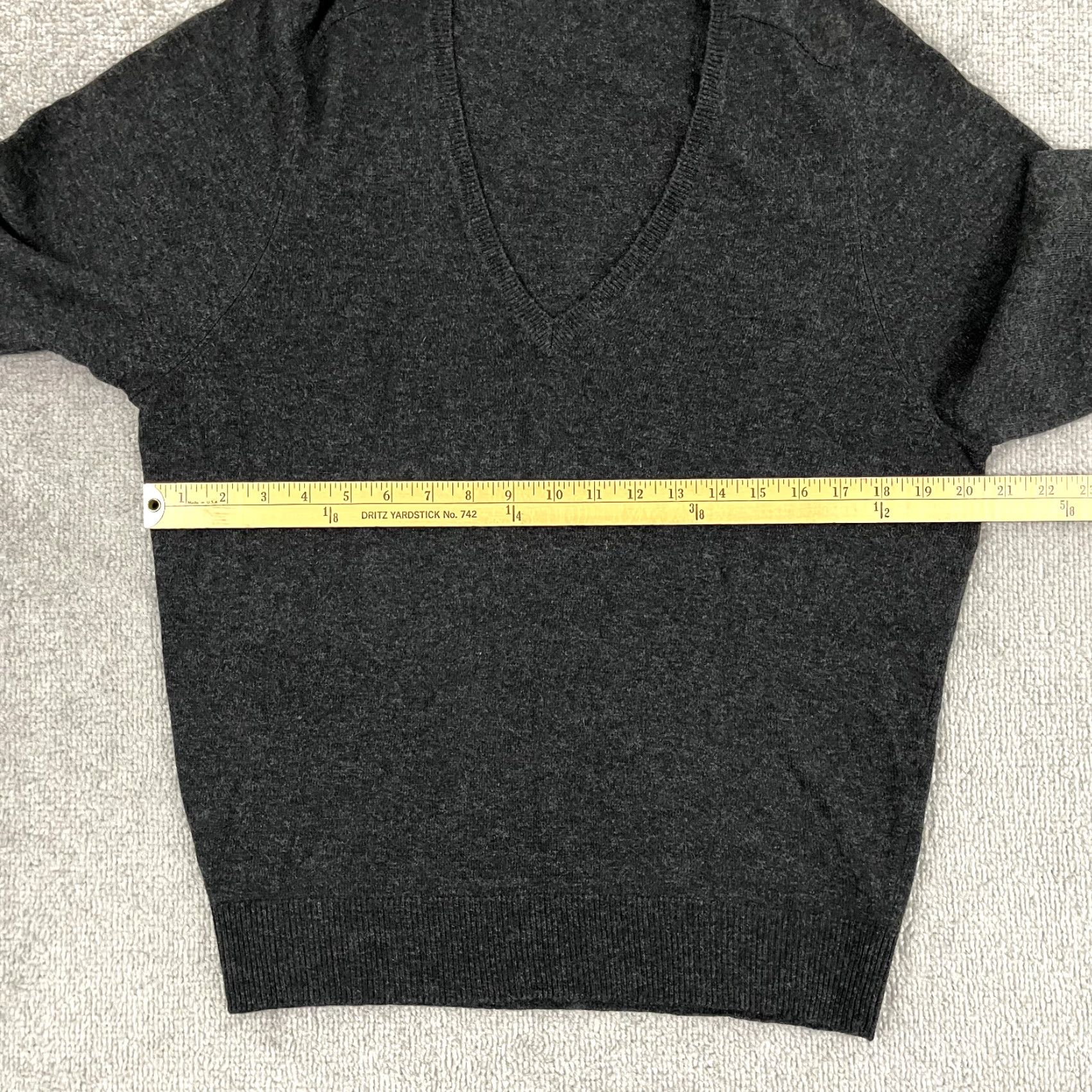 Coach COACH Sweater Adult M Gray Merino Wool Alpaca Pullover Deep V-Neck Size M / US 6-8 / IT 42-44 - 4 Thumbnail