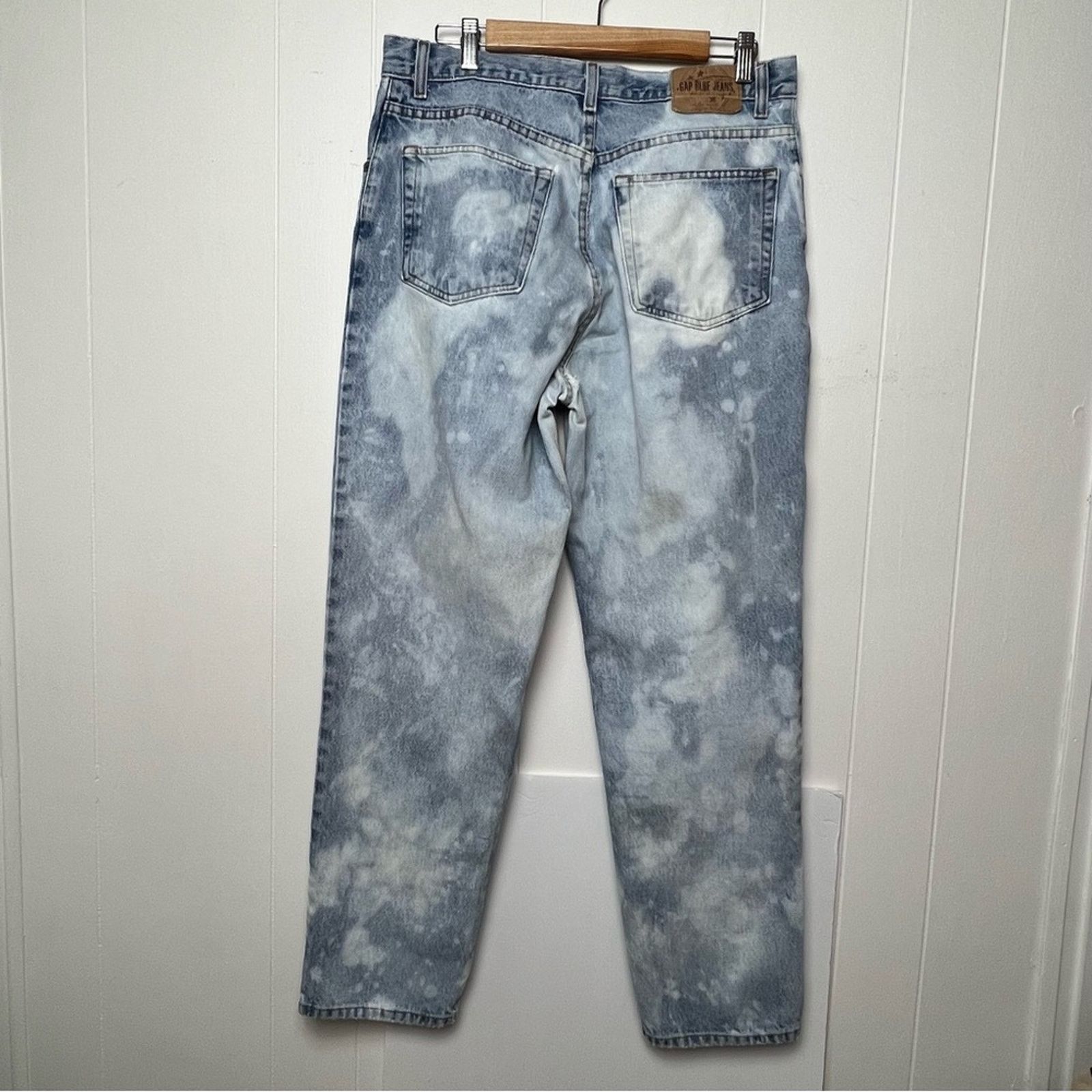 Gap Gap Distressed Marble Bleached Upcycled High Waist Mom Jean Size 32" / US 10 / IT 46 - 10 Thumbnail