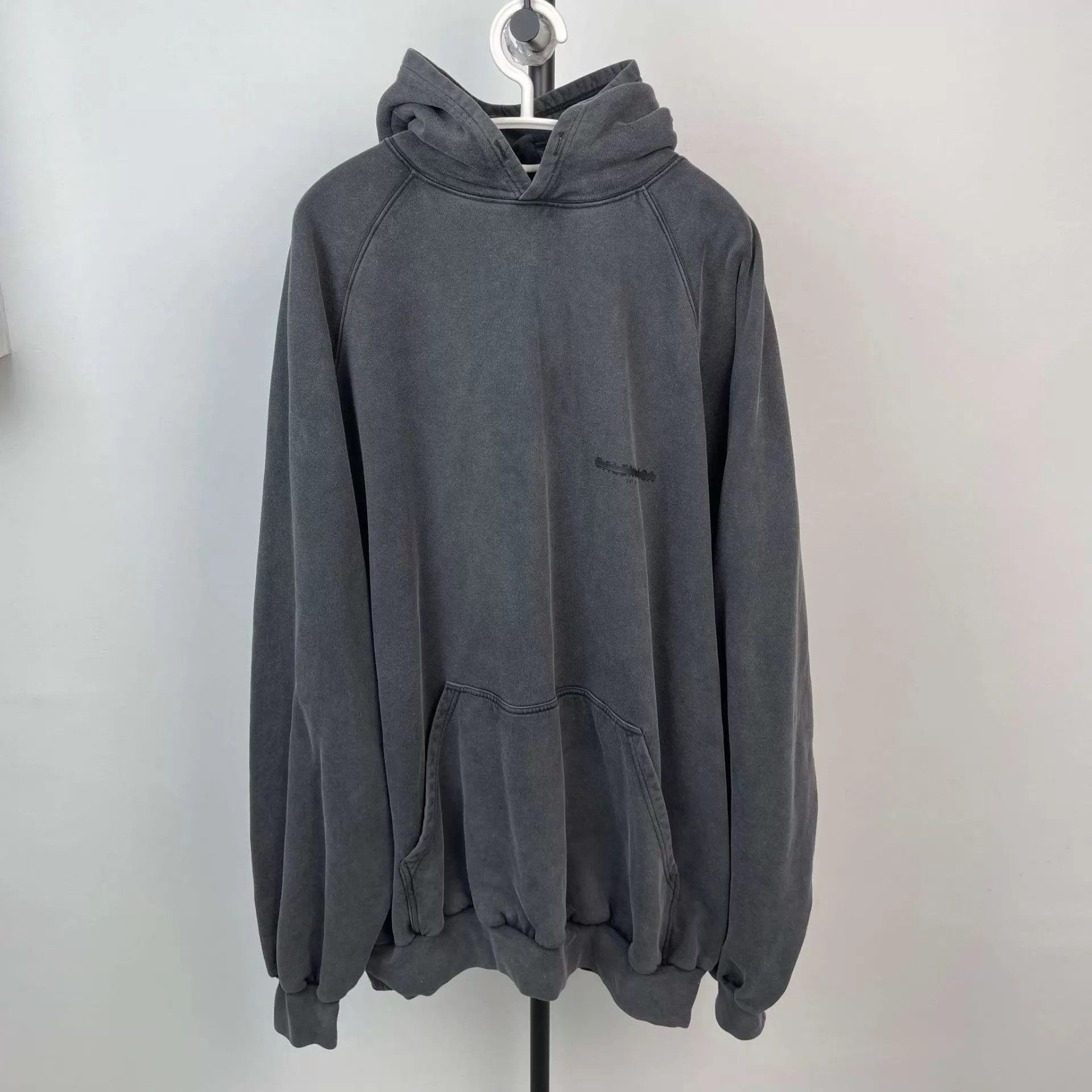 Balenciaga Balenciaga Gray Hoodie US2 260206ZZLVB05 Size US M / EU 48-50 / 2 - 1 Thumbnail