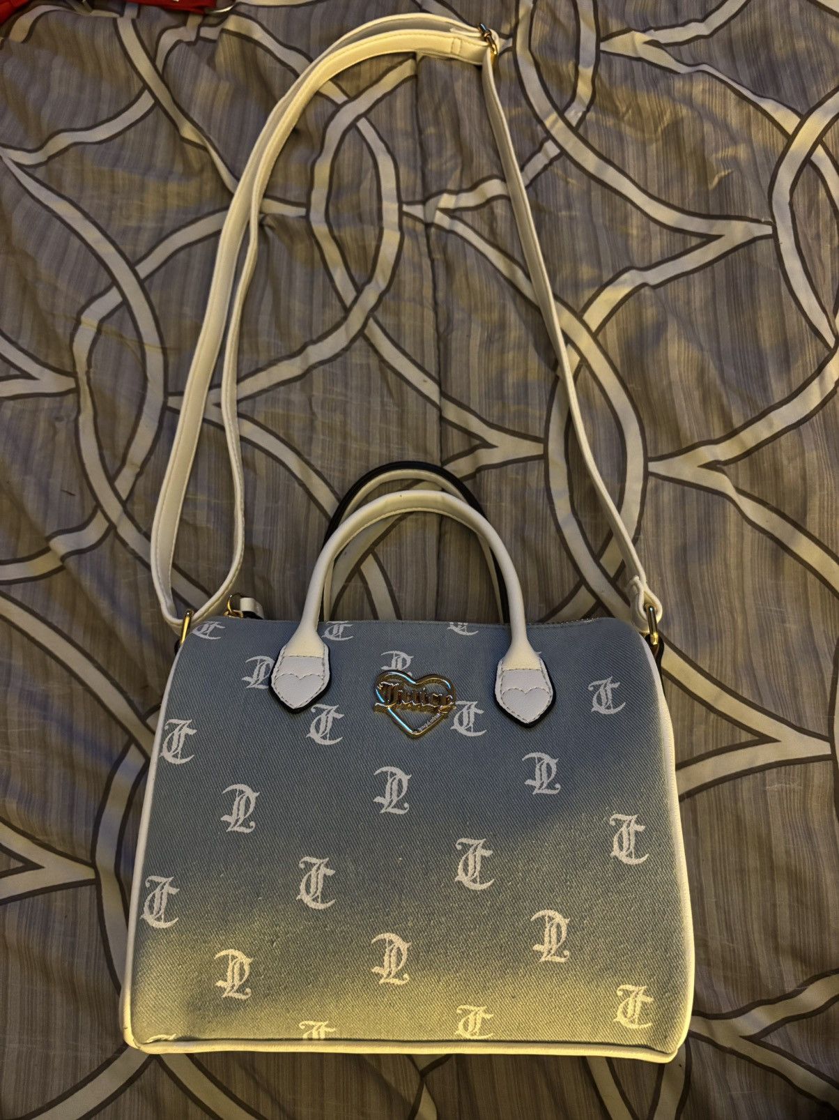 Juicy Couture Stylish Blue and White Handbag Size ONE SIZE - 1 Thumbnail