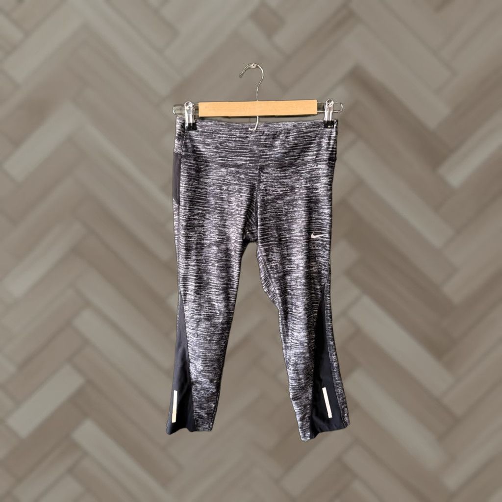 Nike Nike Womens Leggings Cropped Athletic Drawstring Small Gray Activewear Size 28" / US 6 / IT 42 - 1 Thumbnail