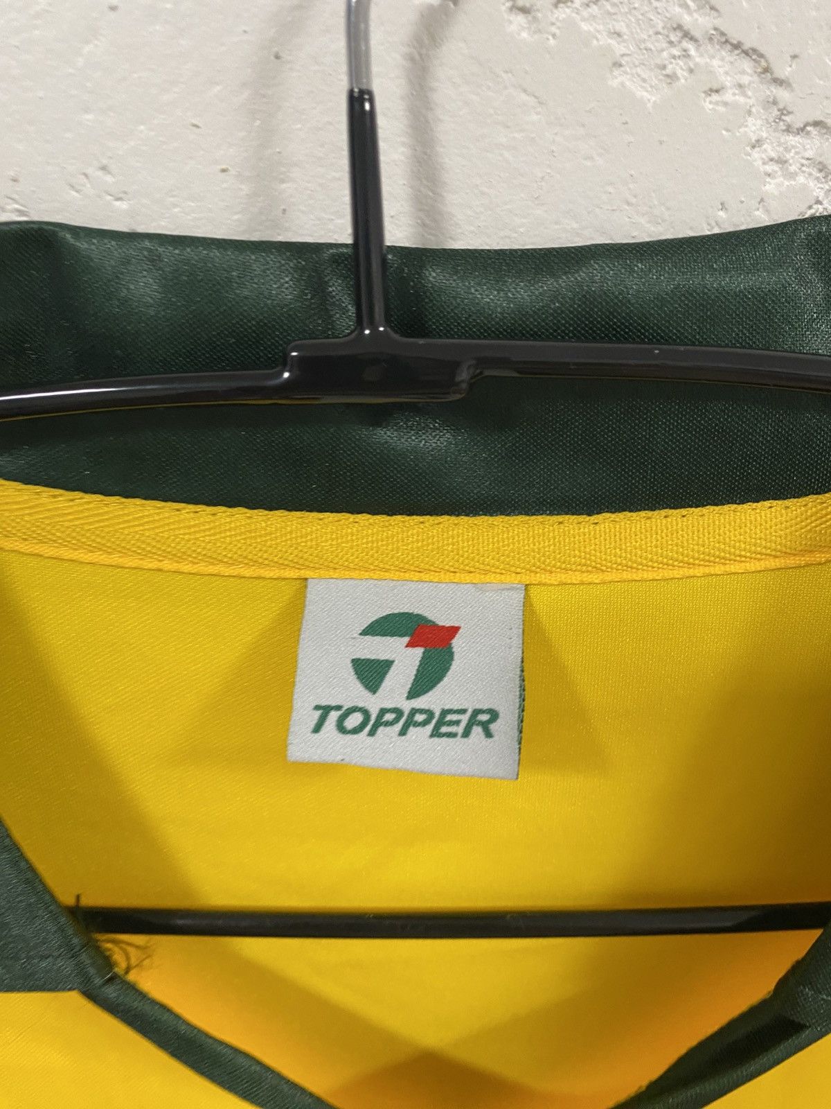 Other Topper Brazil 1986 Retro Kit Style Soccer Jersey Size: L Size US L / EU 52-54 / 3 - 3 Thumbnail