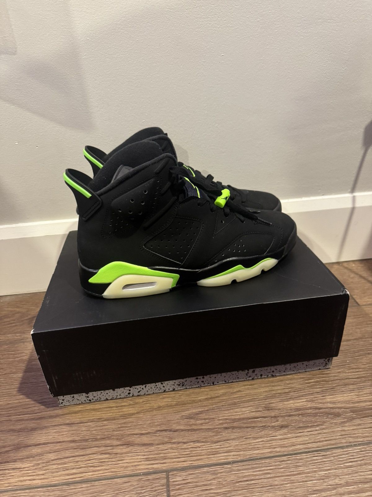 Jordan Brand Jordan 6 electric green Size US 9.5 / EU 42-43 - 1 Thumbnail