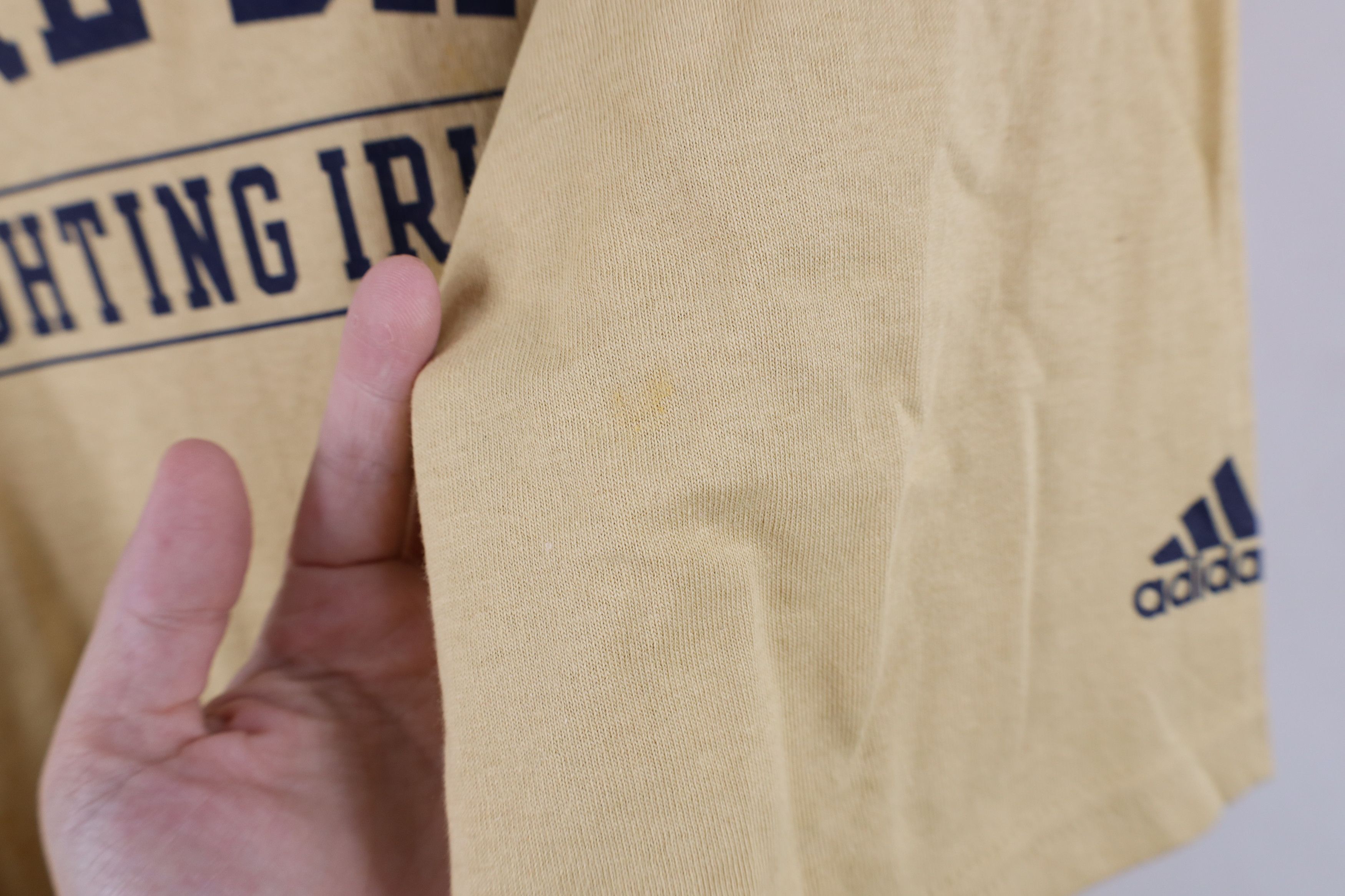 Adidas Vintage Y2K Adidas Spell Notre Dame University T-Shirt Gold Size US XL / EU 56 / 4 - 6 Thumbnail