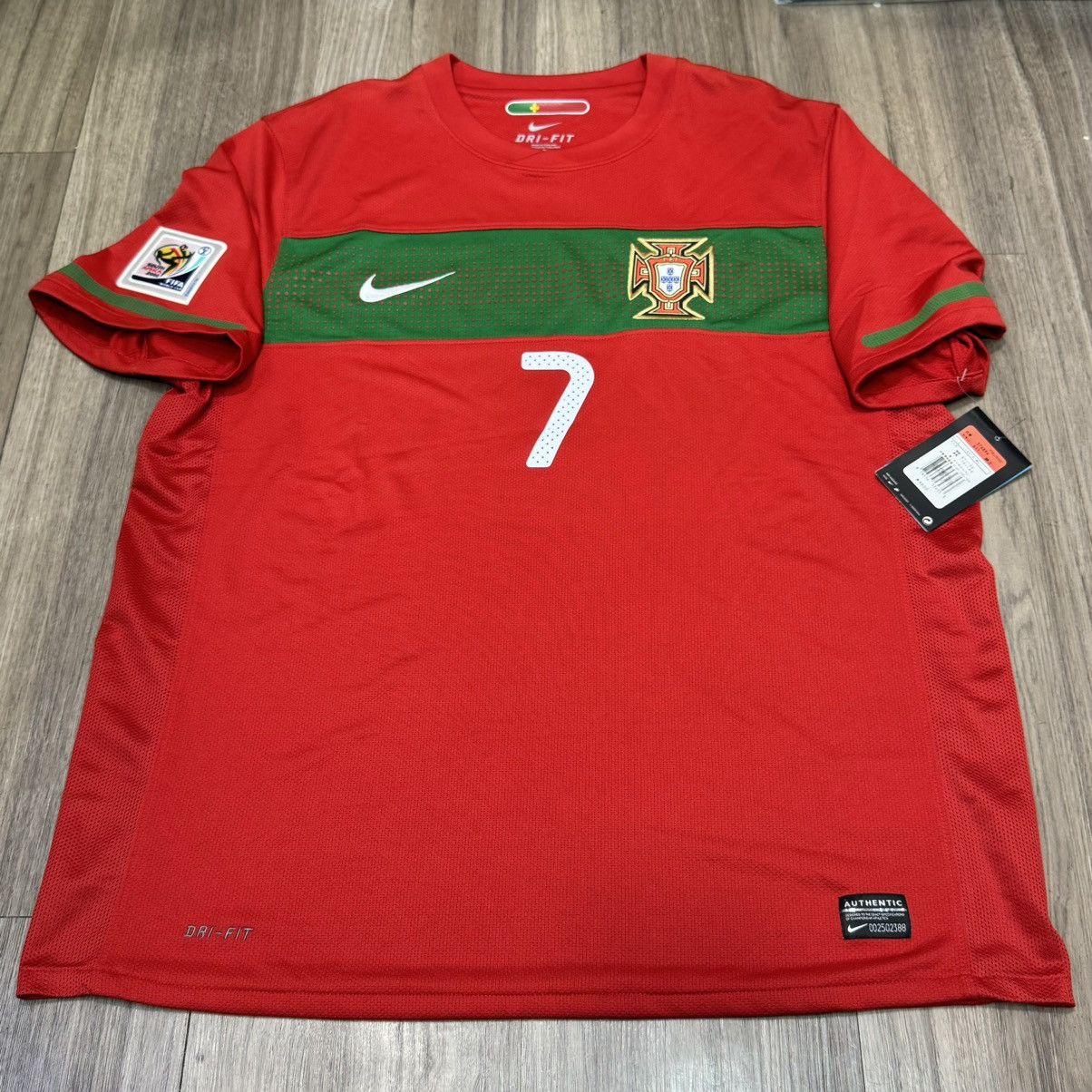 Nike Portugal WC2010 home shirt #7 Ronaldo (bnwt) Size US L / EU 52-54 / 3 - 1 Thumbnail