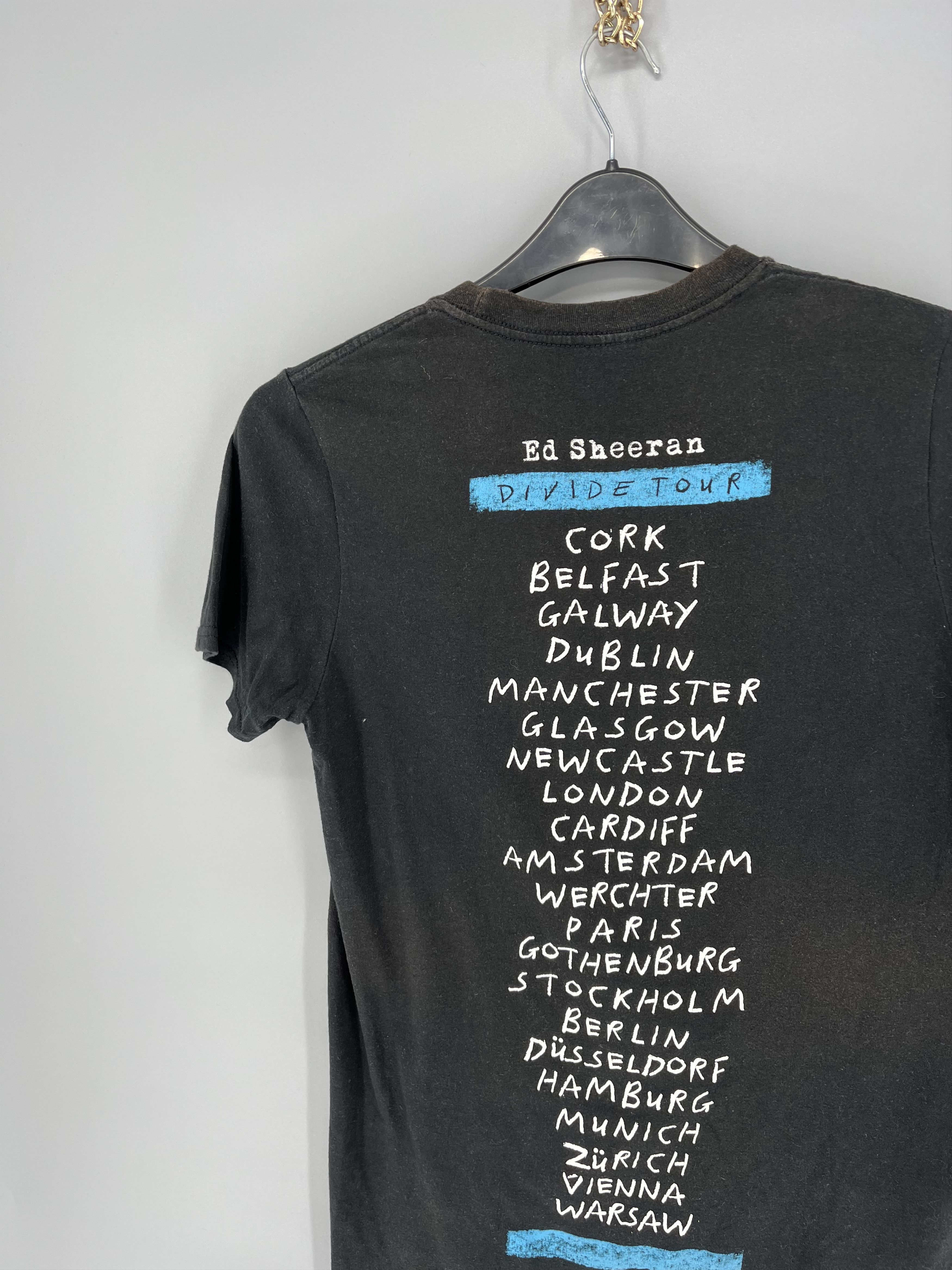 Band Tees Vintage Y2K Ed Sheeran Divide World Tour T-Shirt Size US S / EU 44-46 / 1 - 12 Thumbnail