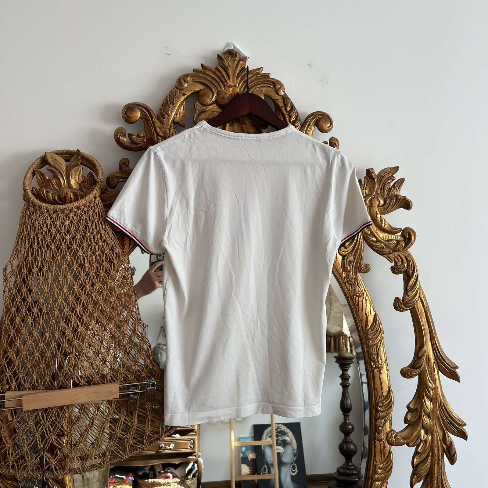 Moncler Moncler white T-shirt small embroidered logo pocket Sz S Size US S / EU 44-46 / 1 - 2 Thumbnail