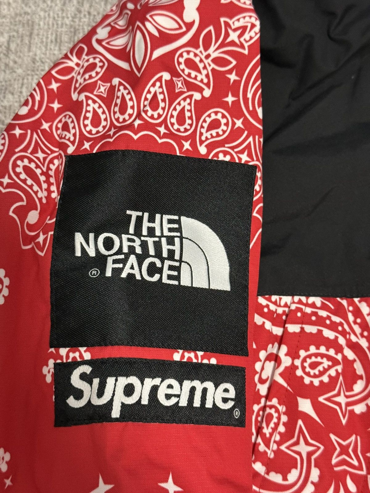Supreme × The North Face Supreme tnf the north face bandana Paisley mountain Jacket Size US XL / EU 56 / 4 - 3 Thumbnail