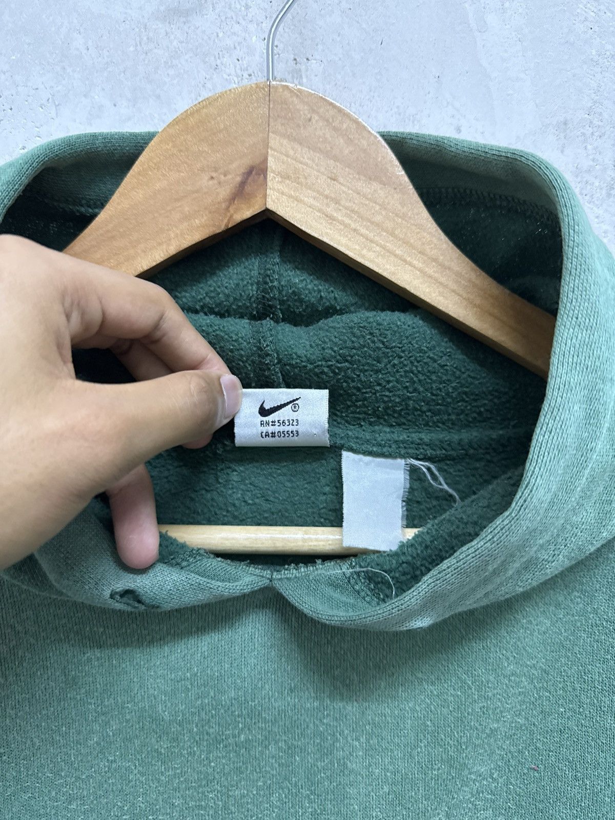 Nike Thrashed Vintage 90s Sun Faded Nike Hoodie Size US XXL / EU 58 / 5 - 6 Thumbnail