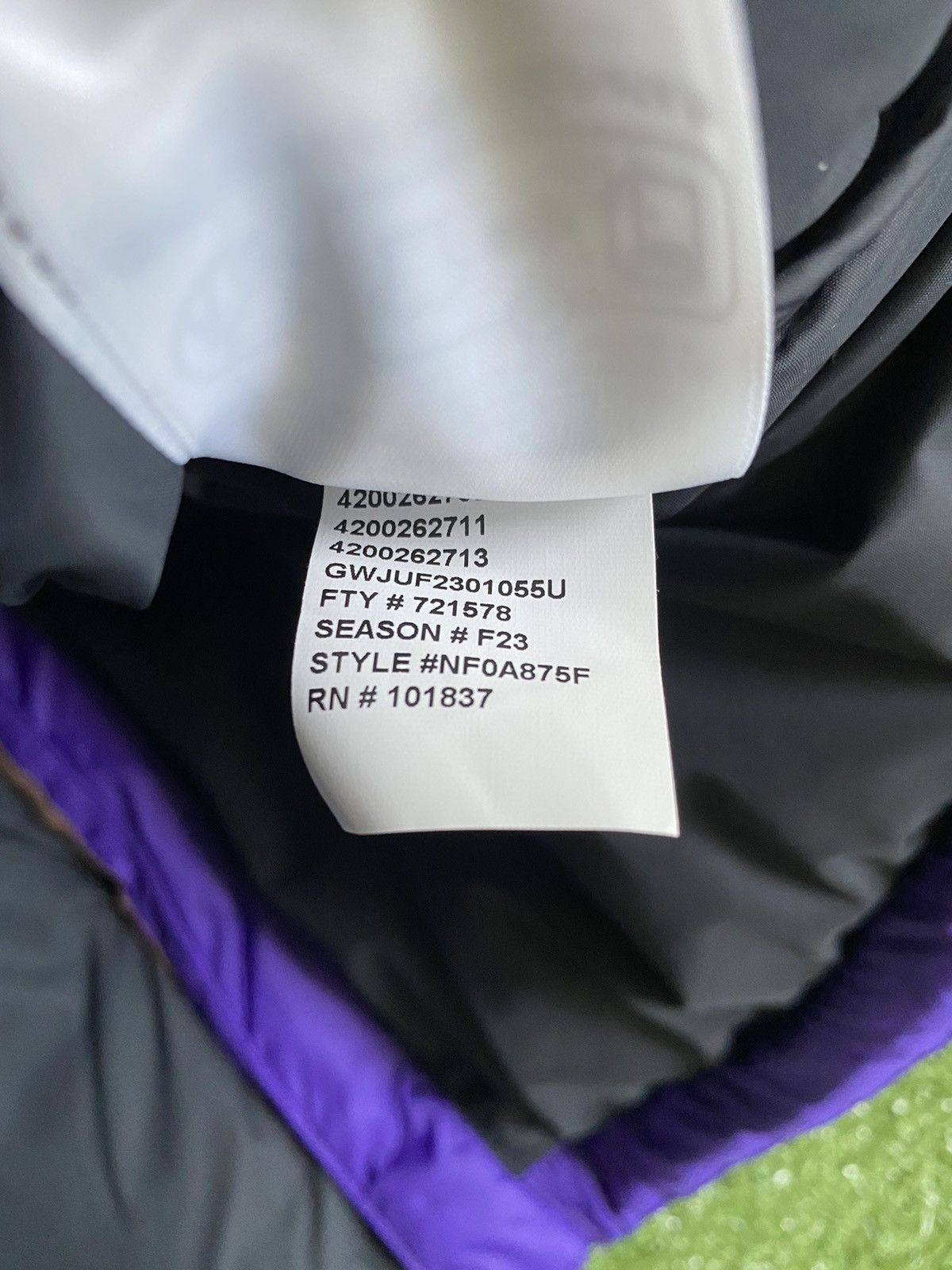 Supreme × The North Face Supreme x The North Face Split Nuptse Split Jacket Size US M / EU 48-50 / 2 - 7 Thumbnail