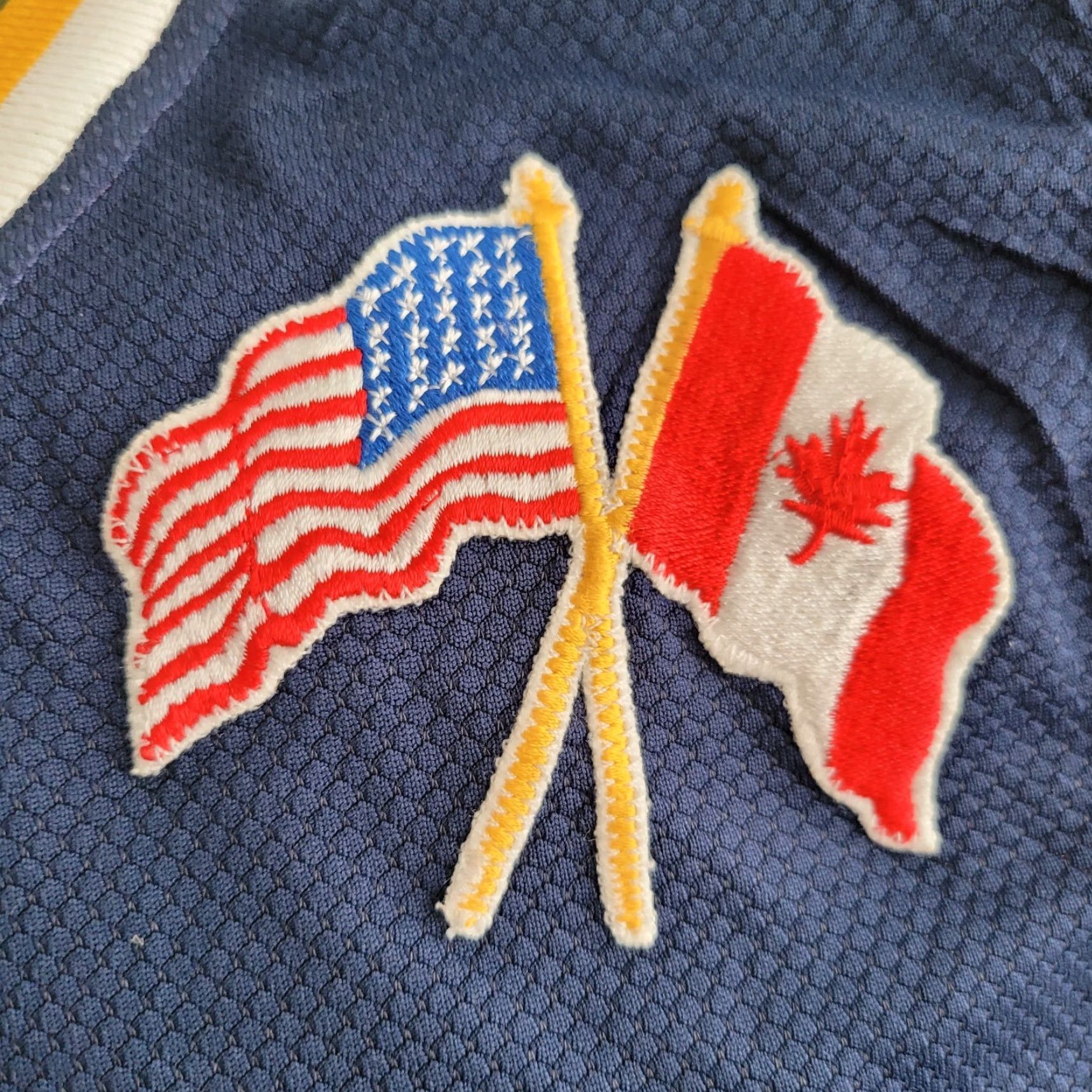Vintage VINTAGE Michigan Thunderbirds Basketball Jersey #40 XL Navy Size US XL / EU 56 / 4 - 7 Thumbnail