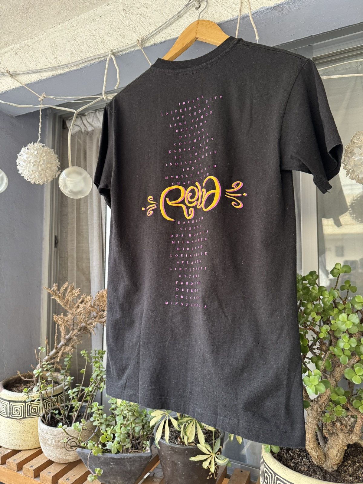 Band Tees Vintage 90’s Reba McEntire tour Size US S / EU 44-46 / 1 - 3 Thumbnail