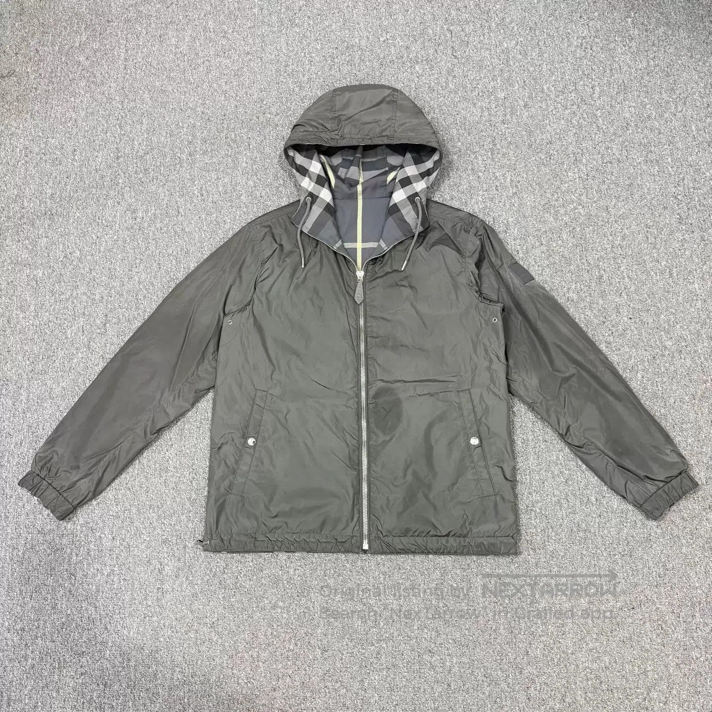 Burberry Gray Hooded Light Jacket Size S. Size US S / EU 44-46 / 1 - 1 Thumbnail
