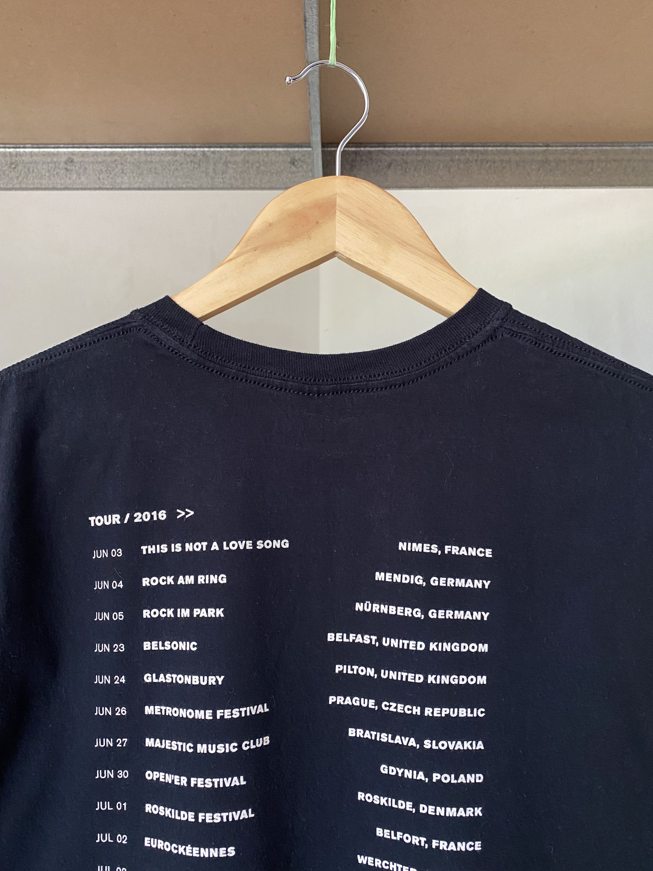 Band Tees Vintage 2000s Foals Hand Of God Rock Band T-shirt Size US M / EU 48-50 / 2 - 12 Thumbnail