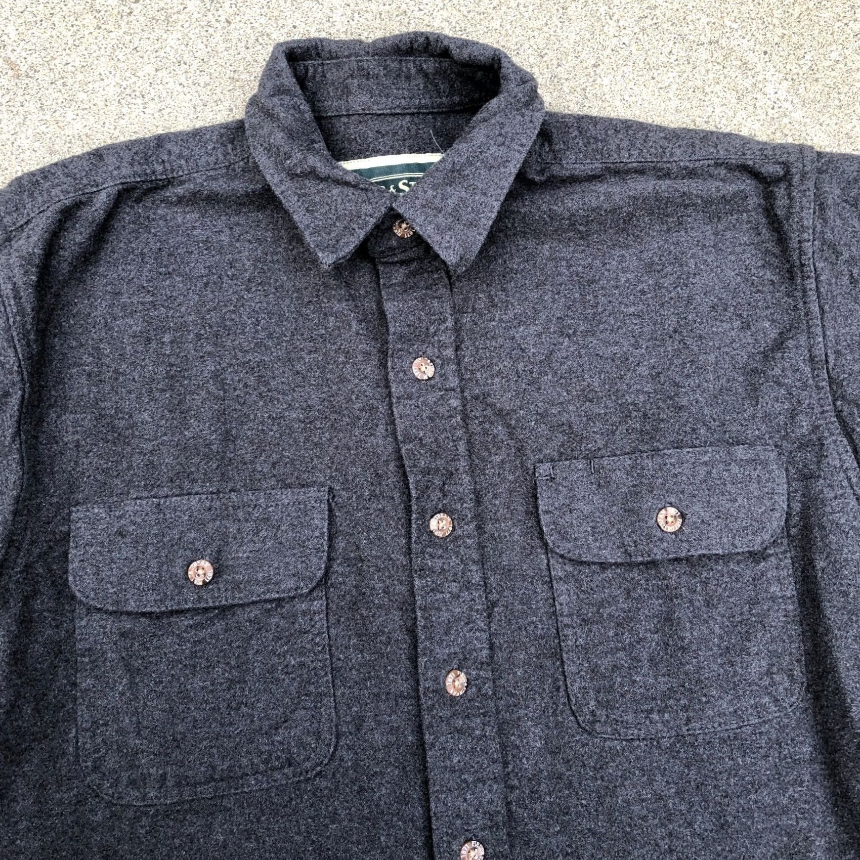 Vintage VINTAGE Field & Stream Button-Down Flannel Shirt LG Men's Grey Long Sleeve Heavy Size US L / EU 52-54 / 3 - 2 Thumbnail