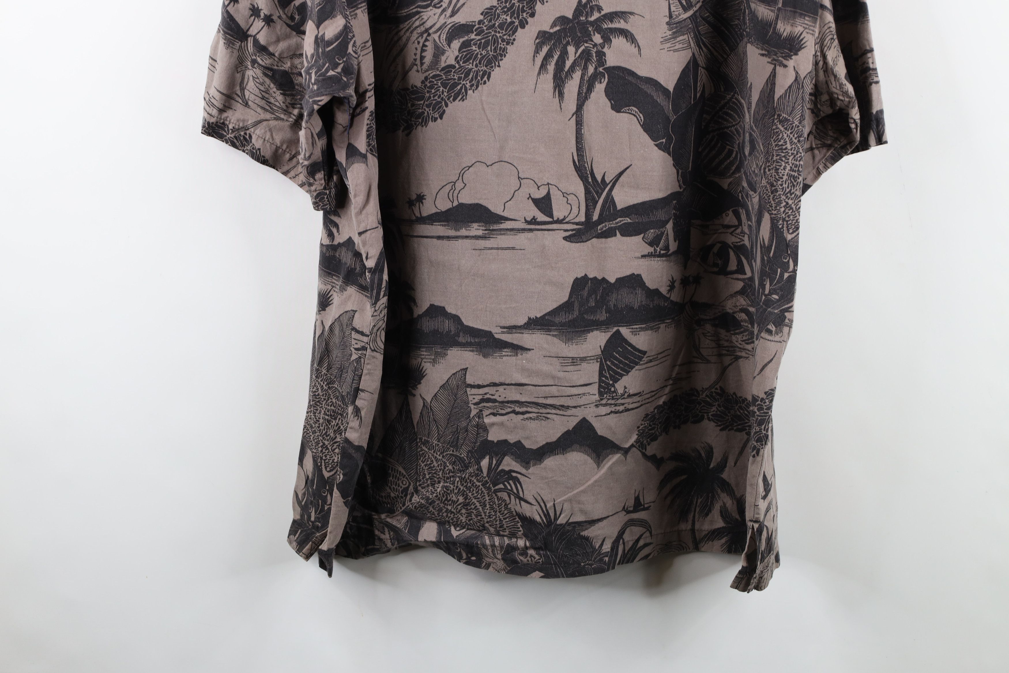 Vintage Vintage 90s Y2K Streetwear Fish Surf Hawaiian Button Shirt Size US XL / EU 56 / 4 - 14 Thumbnail