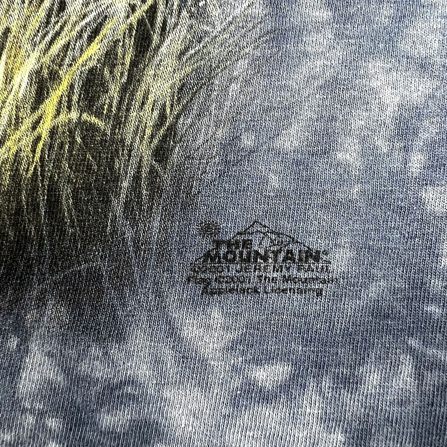 The Mountain VINTAGE The Mountain Wolf American Flag 2001 Graphic T-Shirt 2XL Blue Tie-Dye Patriotic Size US XXL / EU 58 / 5 - 5 Thumbnail
