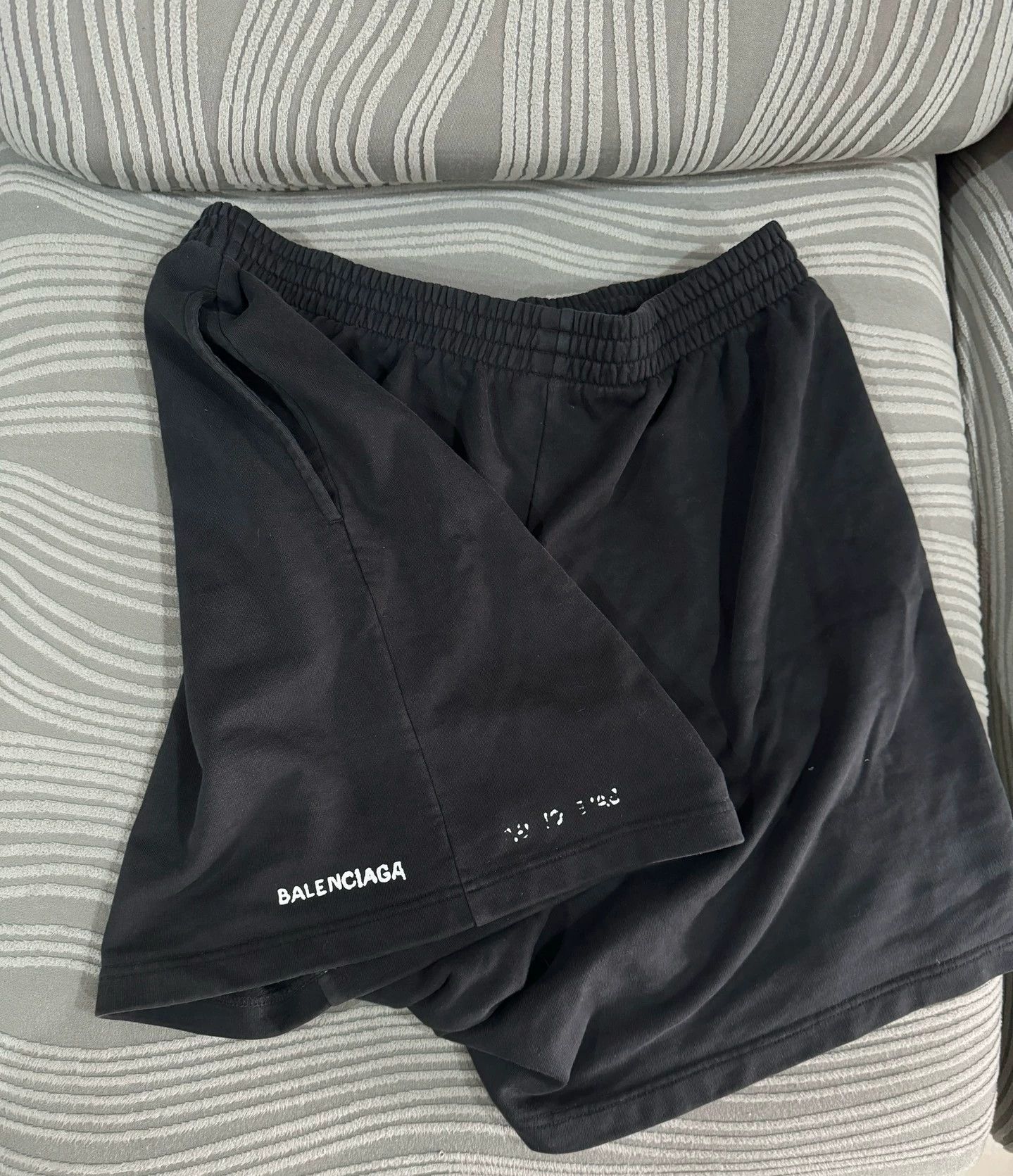 Balenciaga Balenciaga Authentic Shorts Size US 32 / EU 48 - 2 Thumbnail
