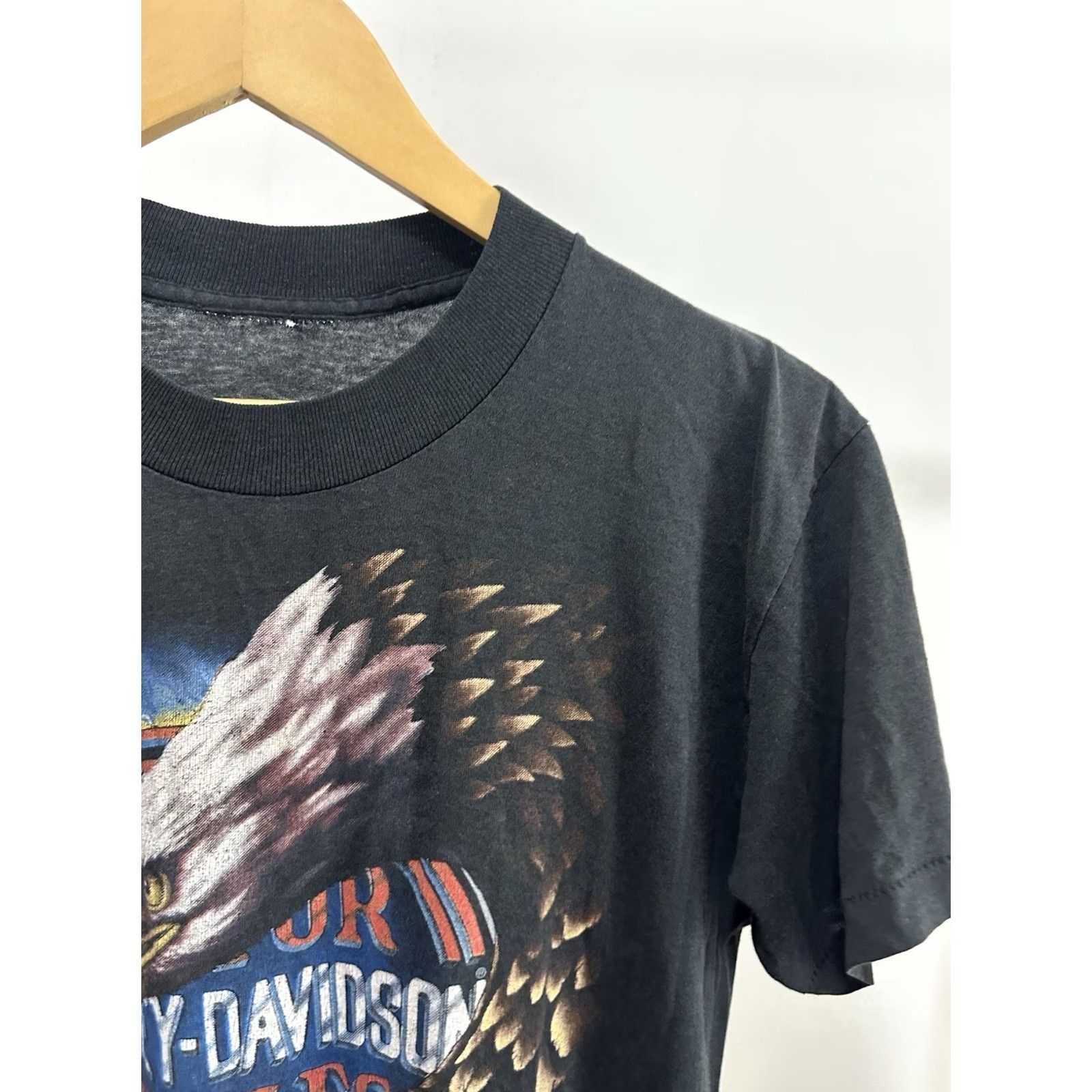 Harley Davidson VTG 80s Harley Davidson 3D Emblem T-Shirt M Black Mens Short Sleeve Vintage Eagle Has Landed Paper Thin Distressed Worn to Perfection Size US M / EU 48-50 / 2 - 6 Thumbnail