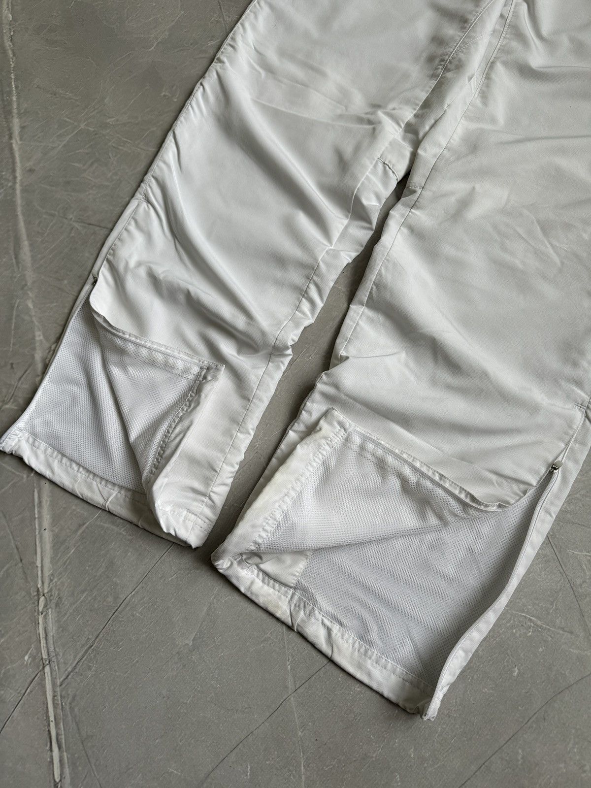 Nike 00s Nike Vintage Tracksuit Nylon Pants Small Swoosh Baggy Size US 30 / EU 46 - 5 Thumbnail
