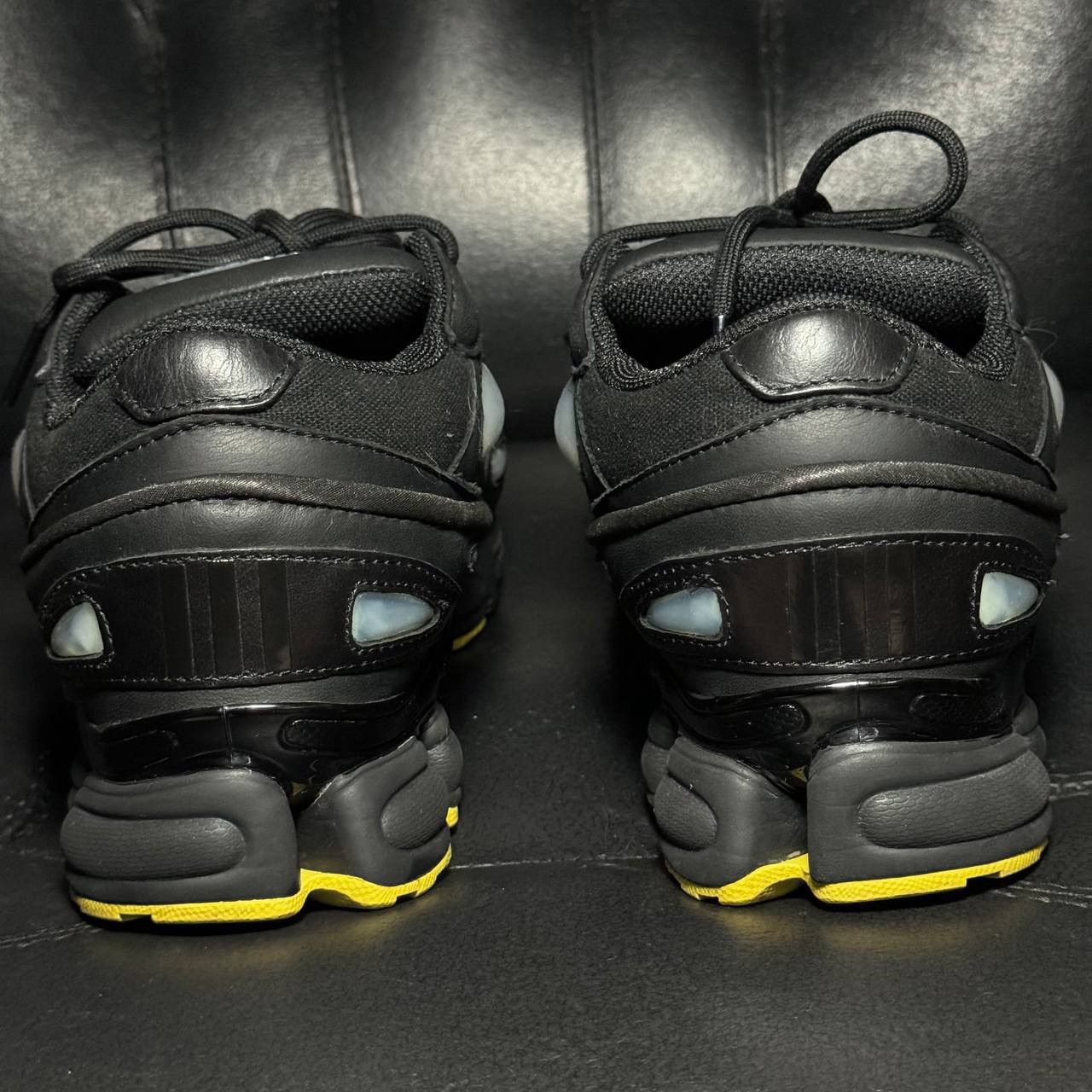 Adidas × Raf Simons Adidas Raf Simons Ozweego Corn Black Size US 7 / EU 40 - 2 Thumbnail