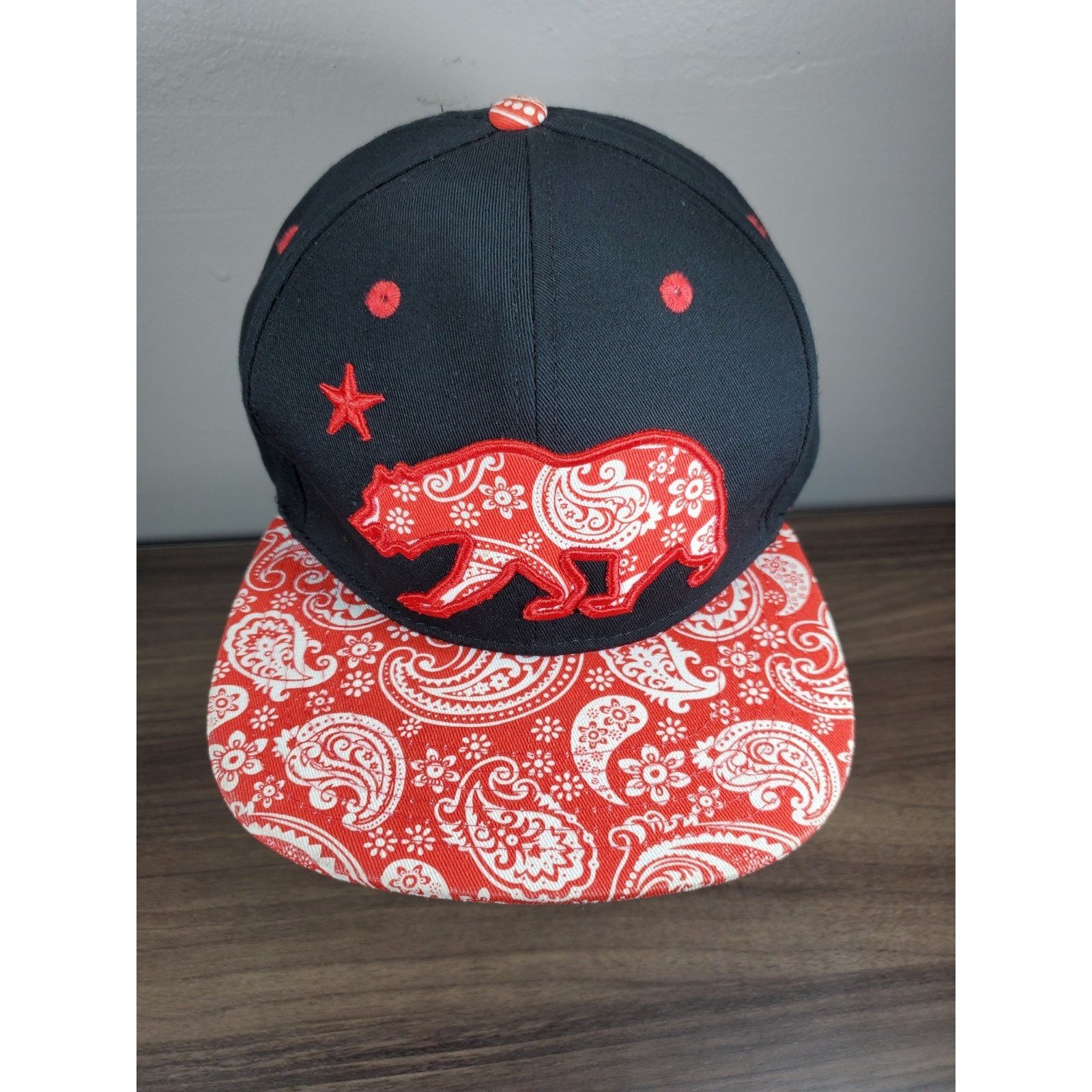California Republic California Republic Black Red White Paisley Snapback Hat Cap Size ONE SIZE - 4 Thumbnail