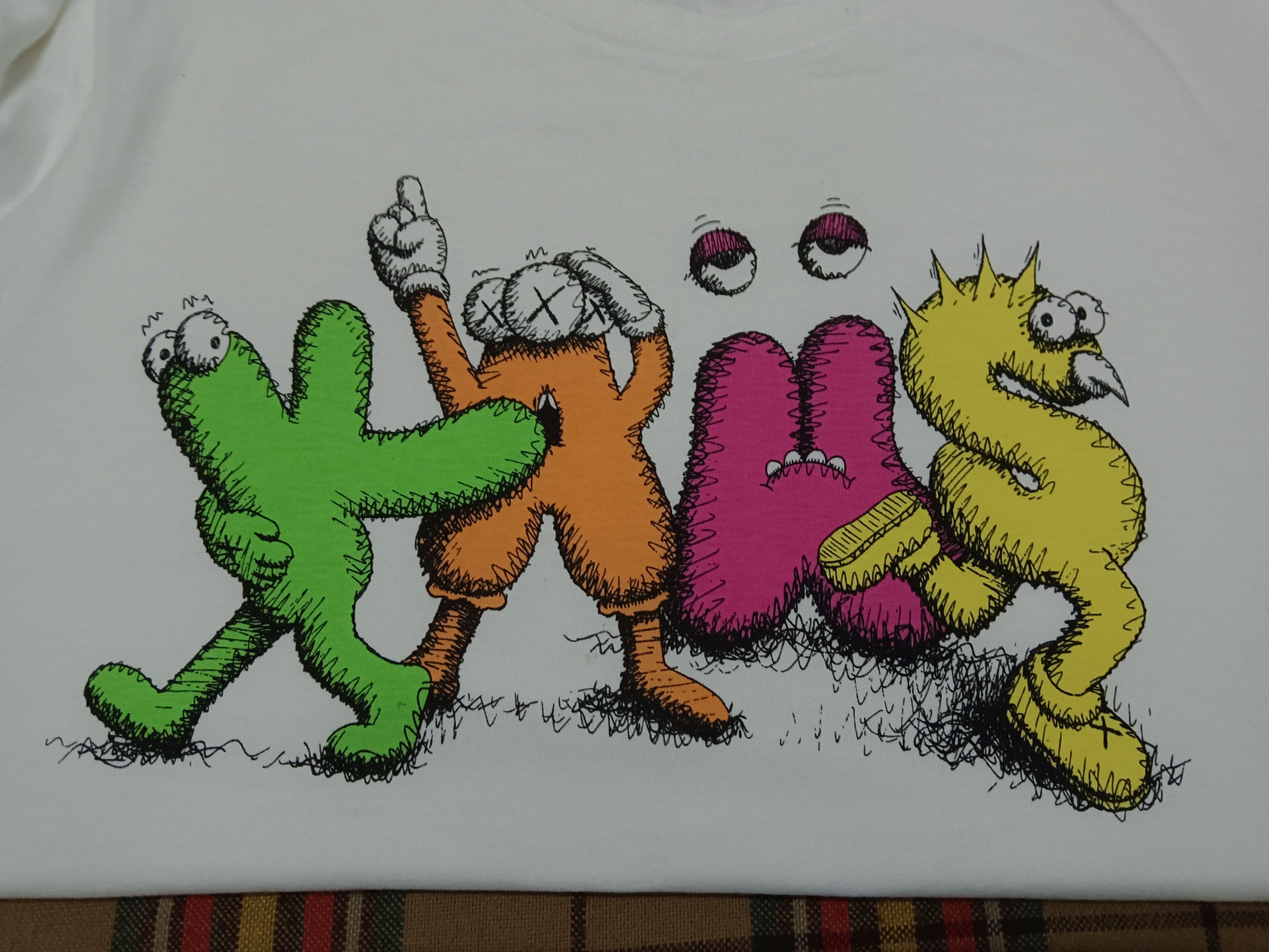 Kaws × Uniqlo Kaws X Uniqlo UT unisex Size US M / EU 48-50 / 2 - 3 Thumbnail