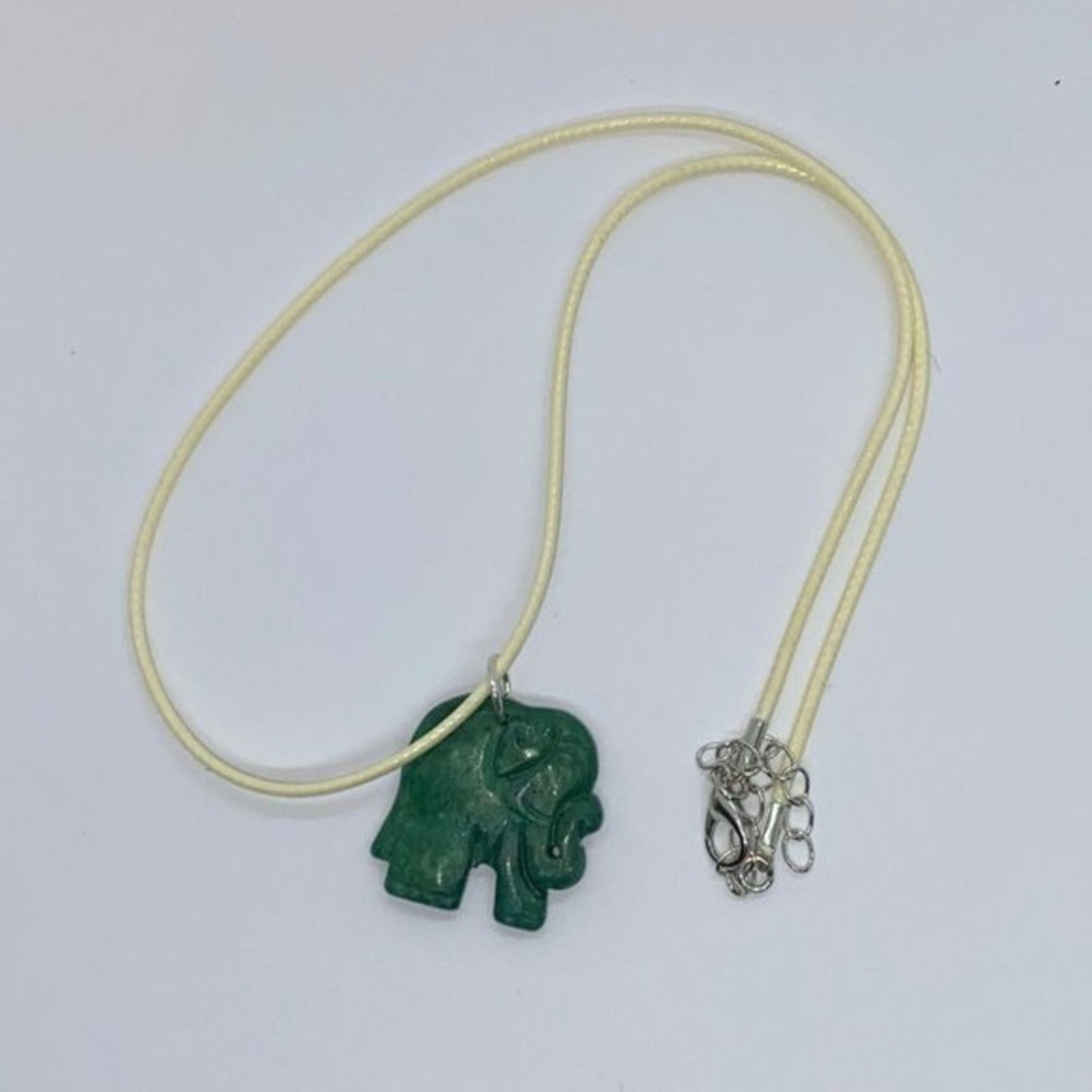 Handmade Handmade Cream Wax Green Elephant Necklace Size ONE SIZE - 2 Thumbnail