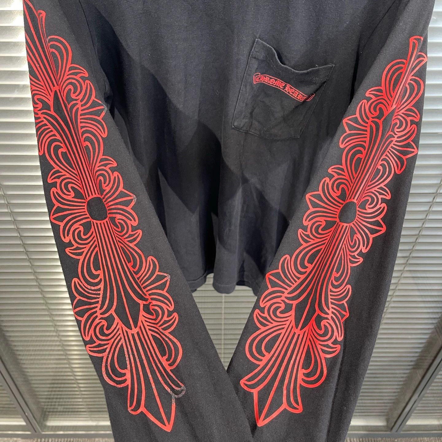 Chrome Hearts Chrome Hearts Black and Pink Horseshoe Scroll Long Sleeve S Size US S / EU 44-46 / 1 - 6 Thumbnail