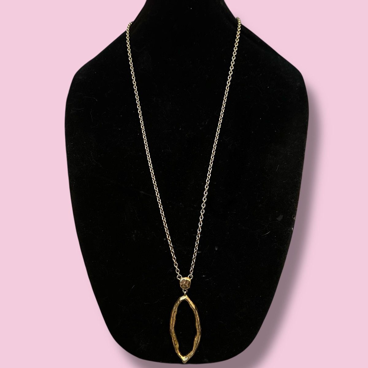 Other Tahari long gold tone hammered oval pendant necklace Size ONE SIZE - 1 Thumbnail